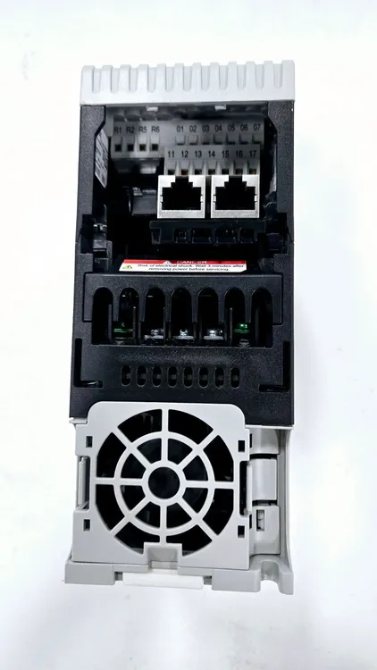 ALLEN BRADLEY 25C-D2P3N104 AC DRIVE USED - Image 3