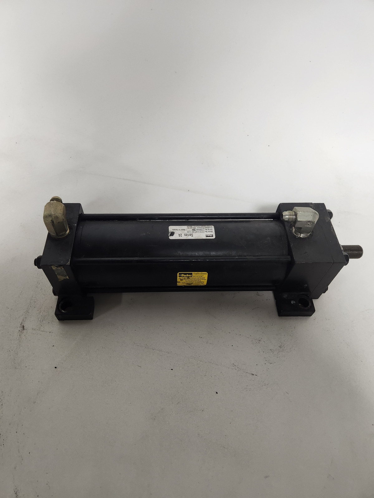 PARKER SERIES 2A CYLINDER 02.00 CC2AR14AC 9.00 250 PSI USED 1