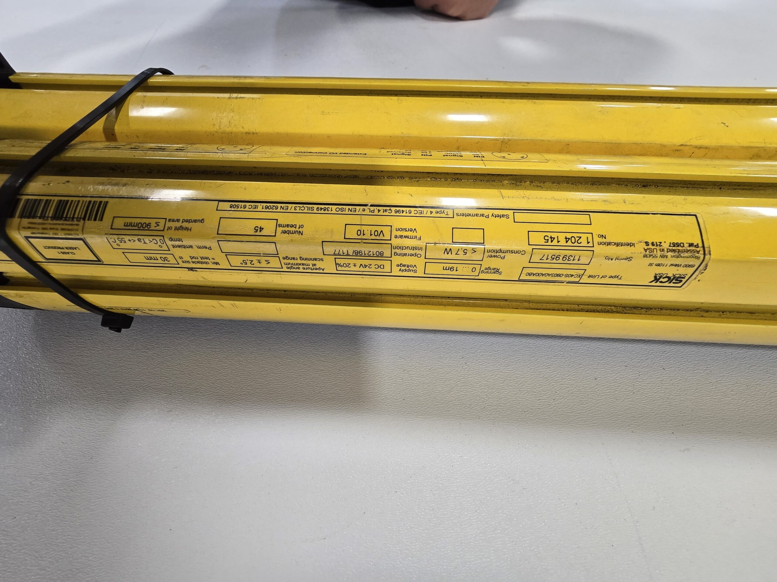 SICK XC40E-0903A0A0CAB0/XC40S-0903A0A0CAB0 LIGHT CURTAIN SET USED 3