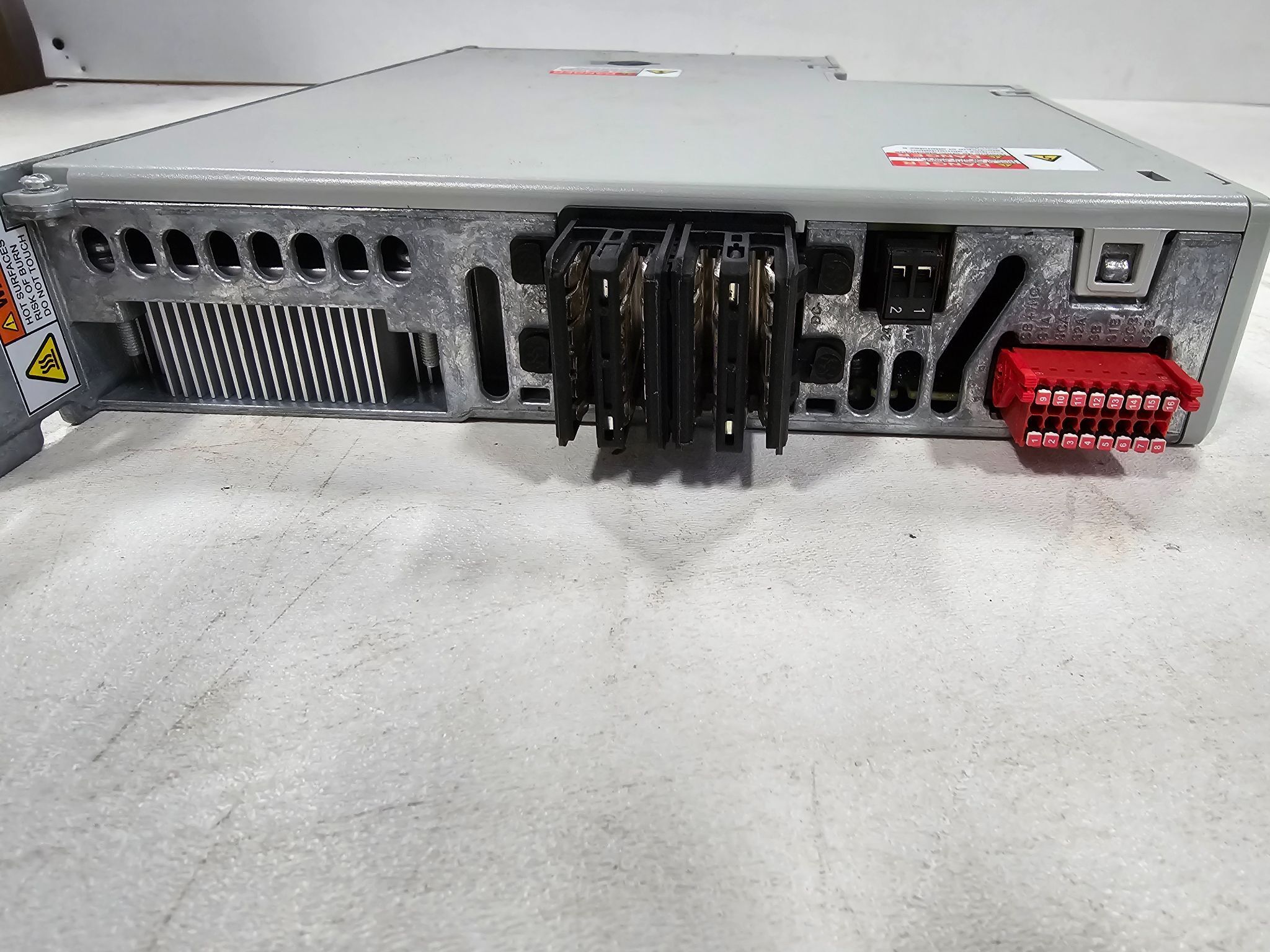ALLEN BRADLEY 2198-D020-ERS4 DUAL AXIS INVERTER NEW 9