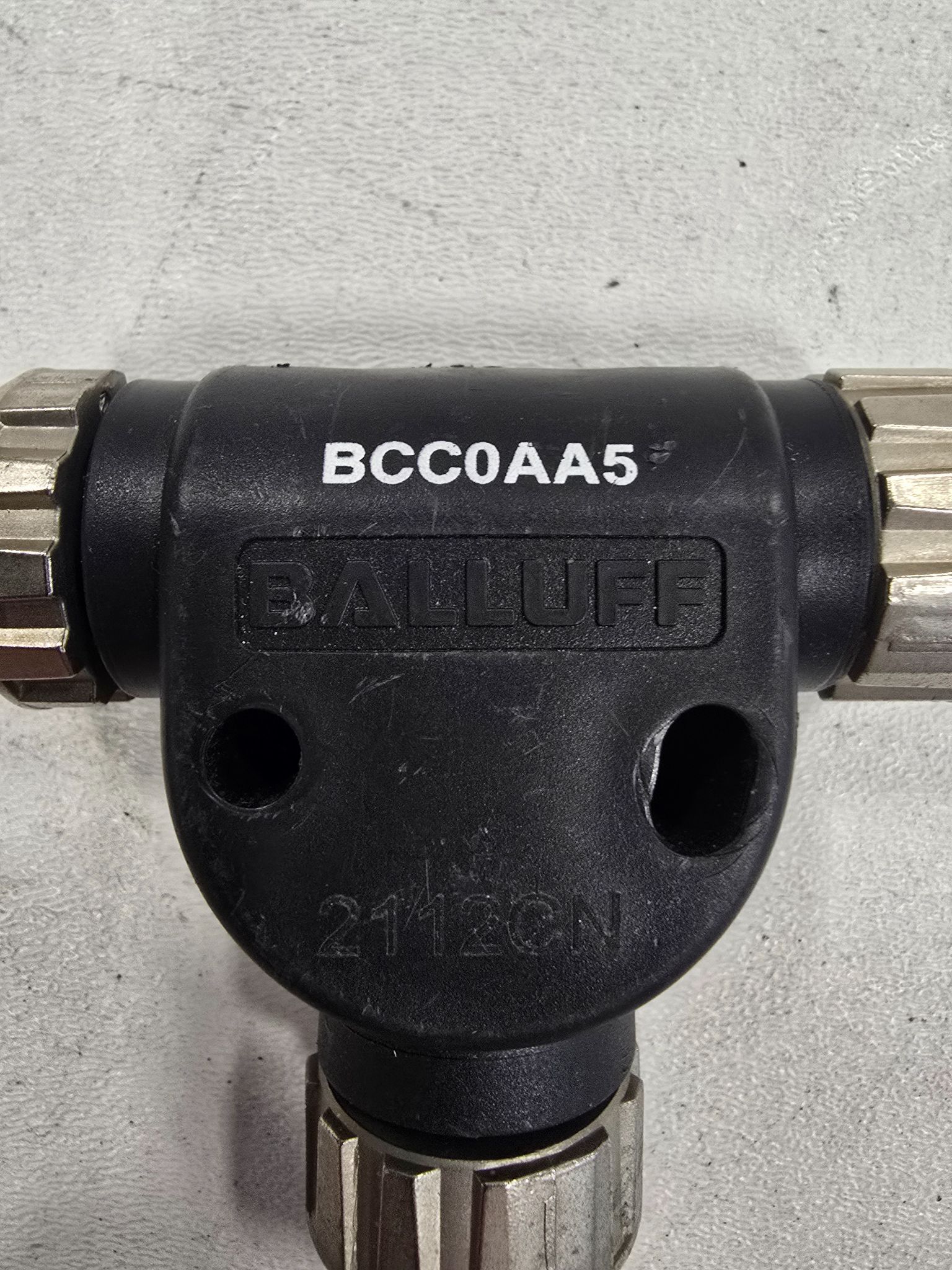 BALLUFF BCC0AA5 T CONNECTOR USED 1