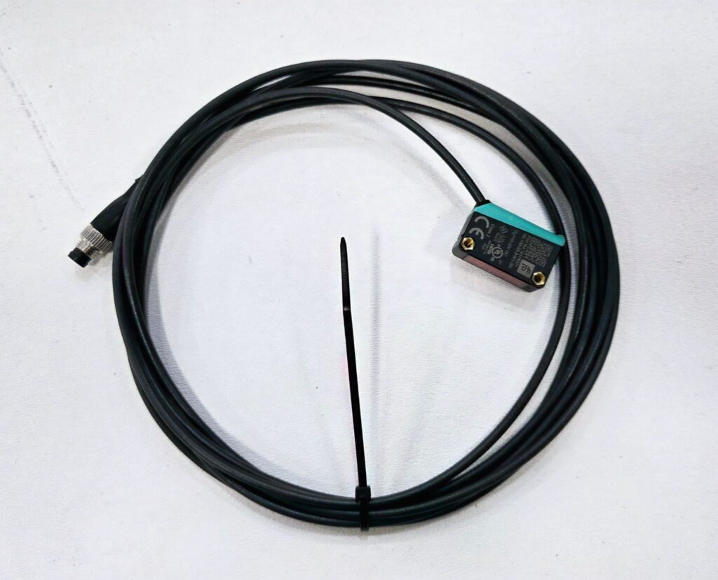 Used PEPPERL FUCHS ML100-55-8491-3M 70115021 Sensors IGAM0260331