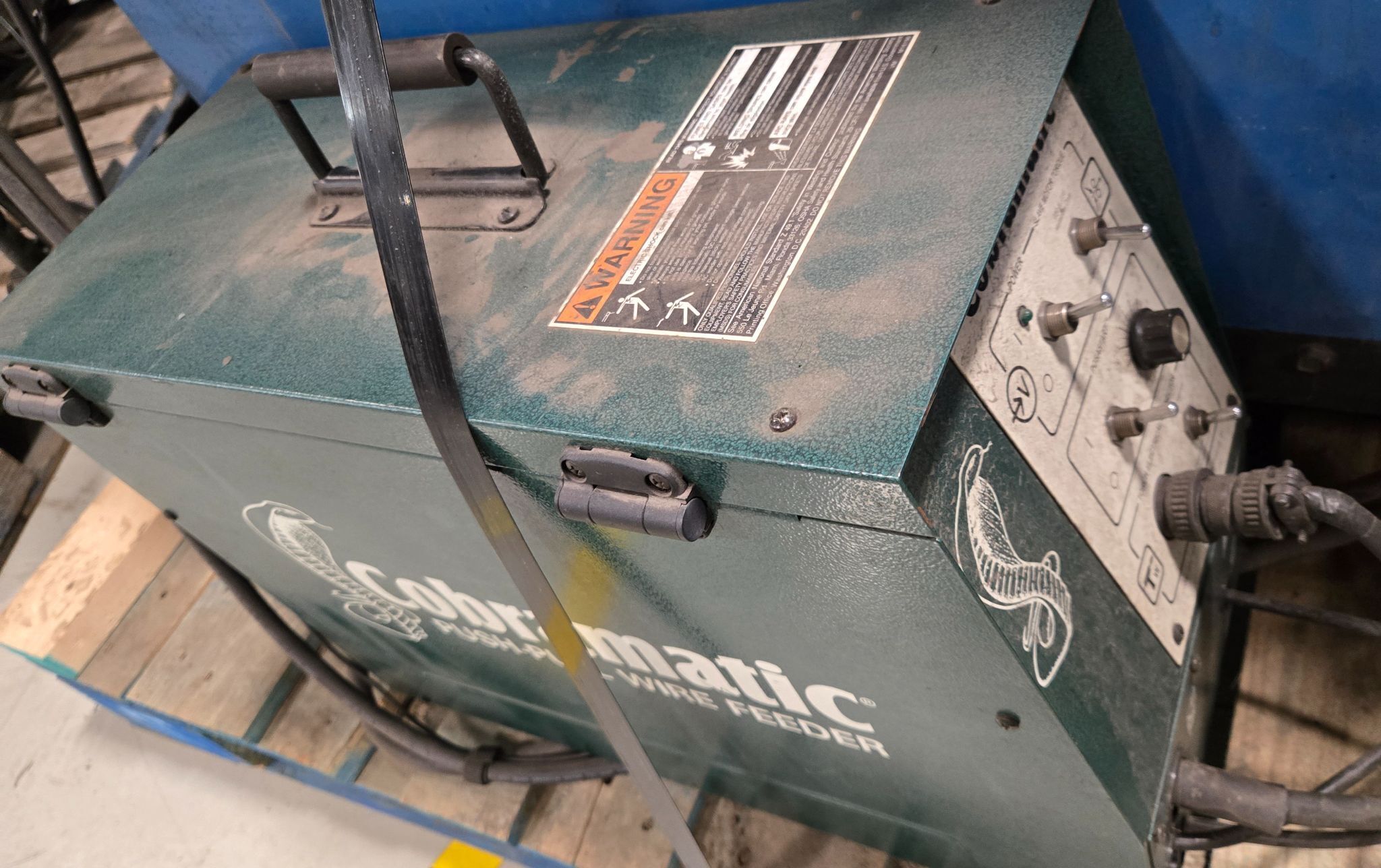MILLER DELTAWELD 452 WITH WATERMATE 1A COOLING SYSTEM AND WIRE FEEDER USED 0