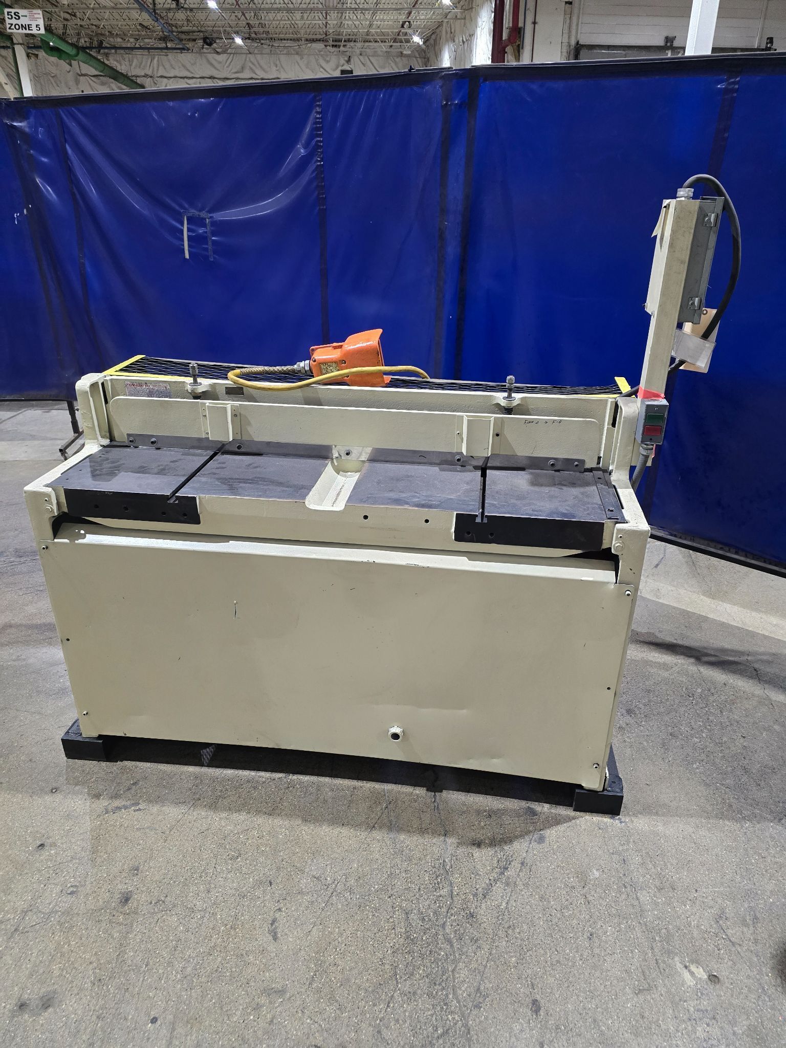 TENNSMITH 52" HYDRAULIC SHEAR 30 AMP 240 V USED 0