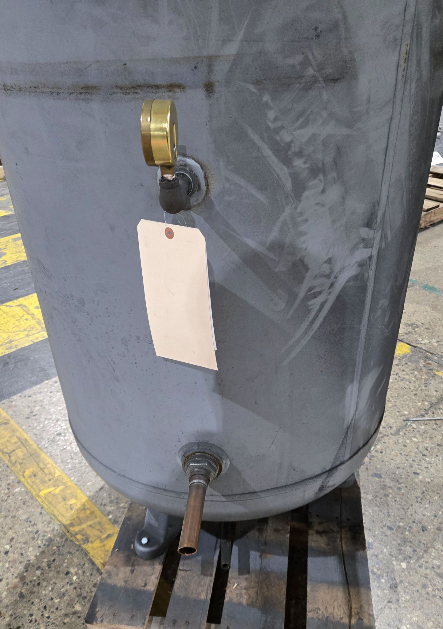 STEEL FAB S0-10255 VERTICAL COMPRESSED AIR TANK 200PSI USED 2