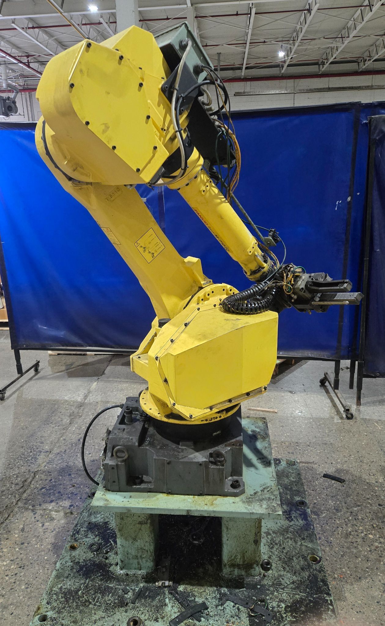 FANUC M-710iC/50 +R-30iB ROBOT ARM WITH CONTROLLER AND PENDANT USED 0