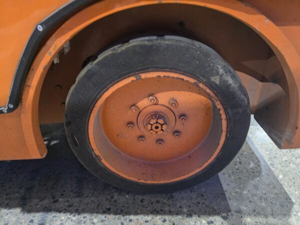 TUG MG30-7LP2 PROPANE TUG USED MISSING PARTS 9