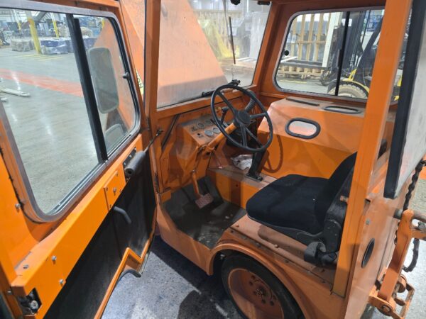 TUG MG30-7LP2 PROPANE TUG USED MISSING PARTS 10