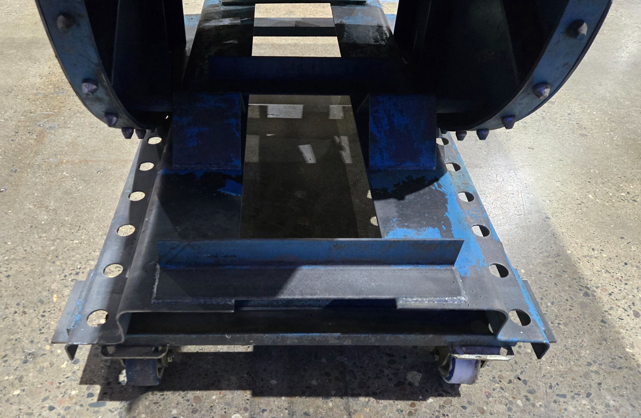 MCCULLOUGH WRIGHT SELF DUMPING HOPPER 32X52X38 USED 5