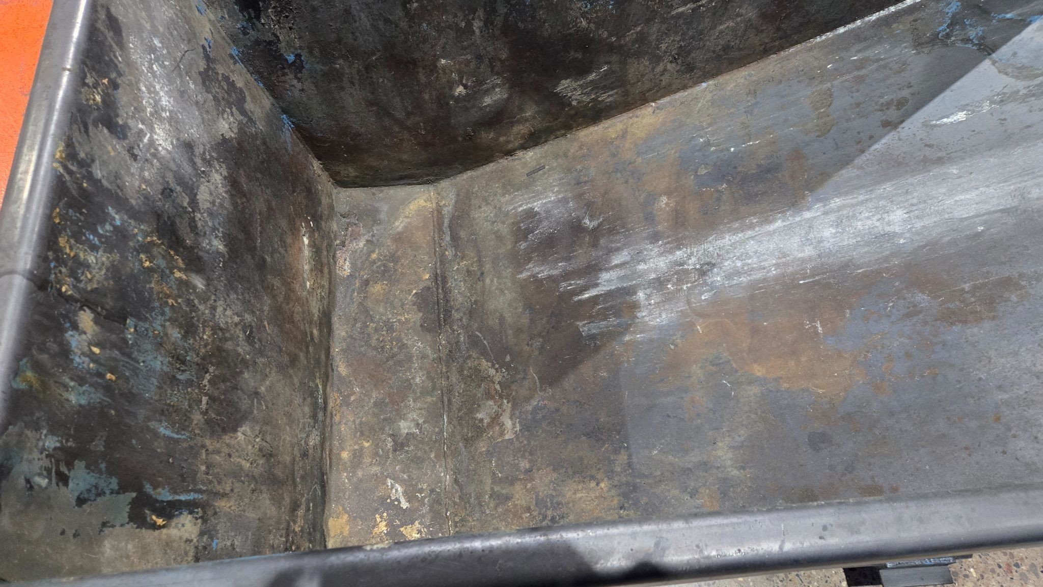 MCCULLOUGH WRIGHT SELF DUMPING HOPPER 32X52X38 USED 4