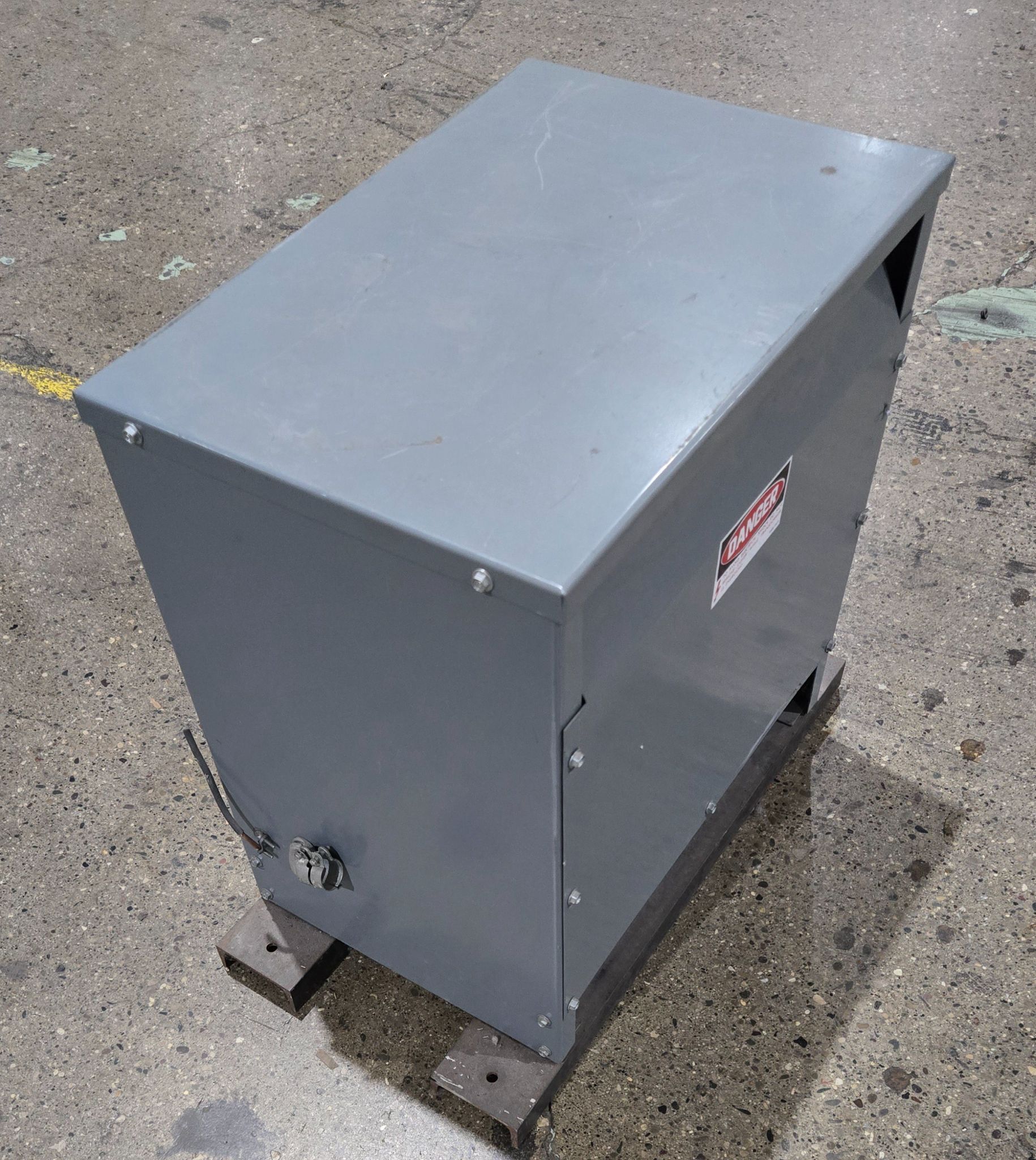 SQUARE D 30T6HCT 30KVA 480V/240V TRANSFORMER USED 1