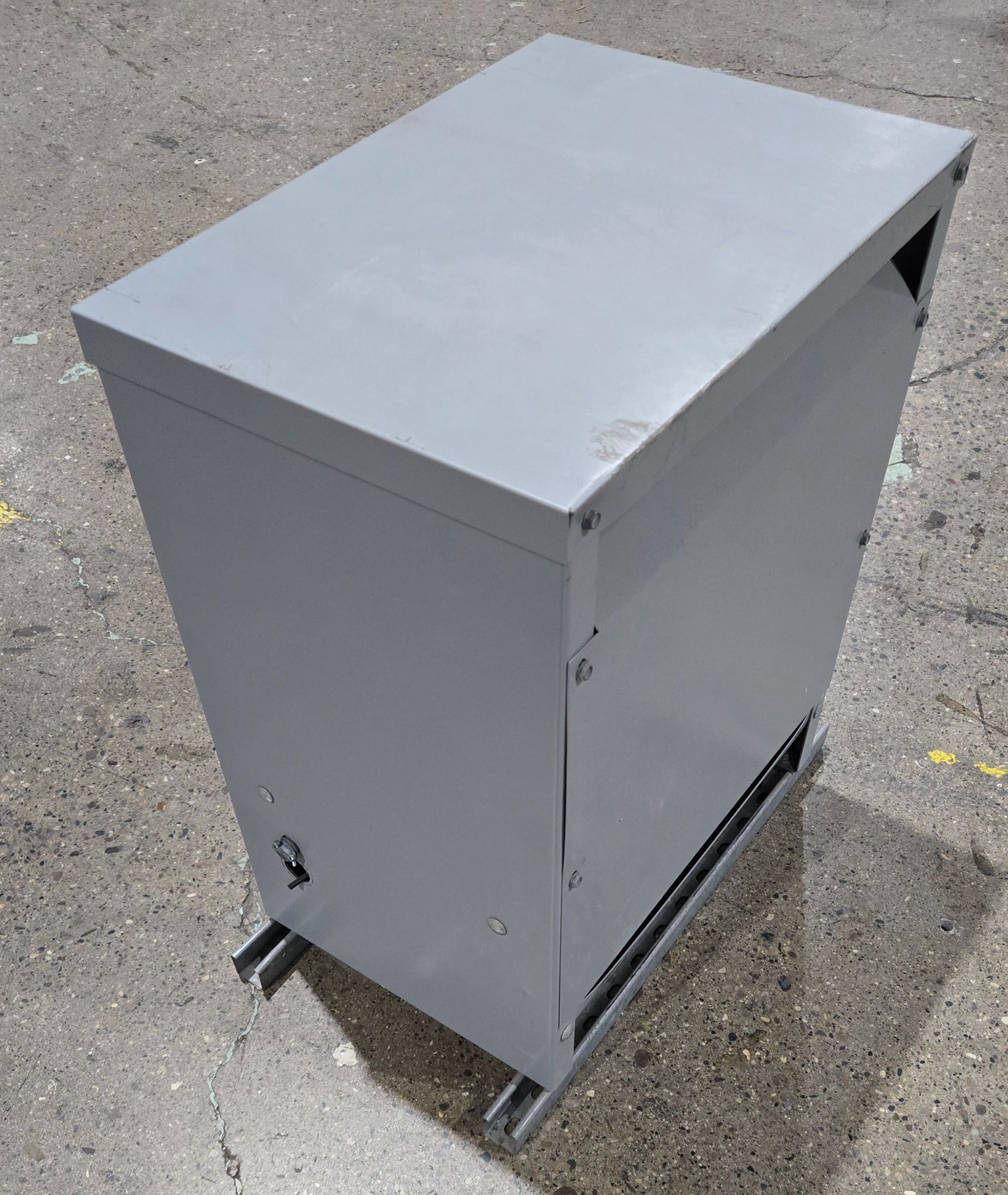 HEVI DUTY T2H45S 45KVA 480V/208Y-120 TRANSFORMER USED 1