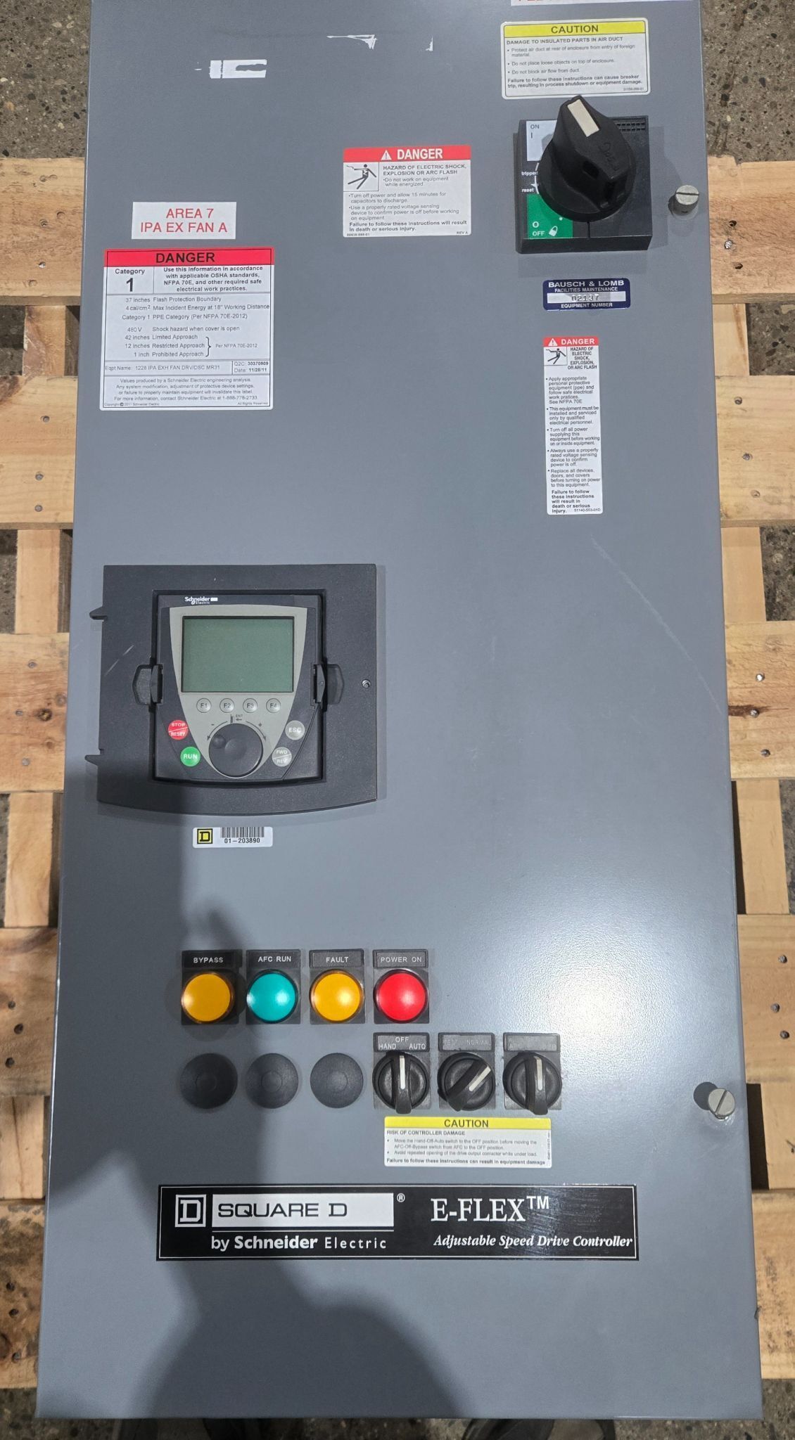 SQUARE D ALTIVAR CLASS 8839 EFDDG4VT E-FLEX VARIABLE SPEED DRIVE 460V C USED 0