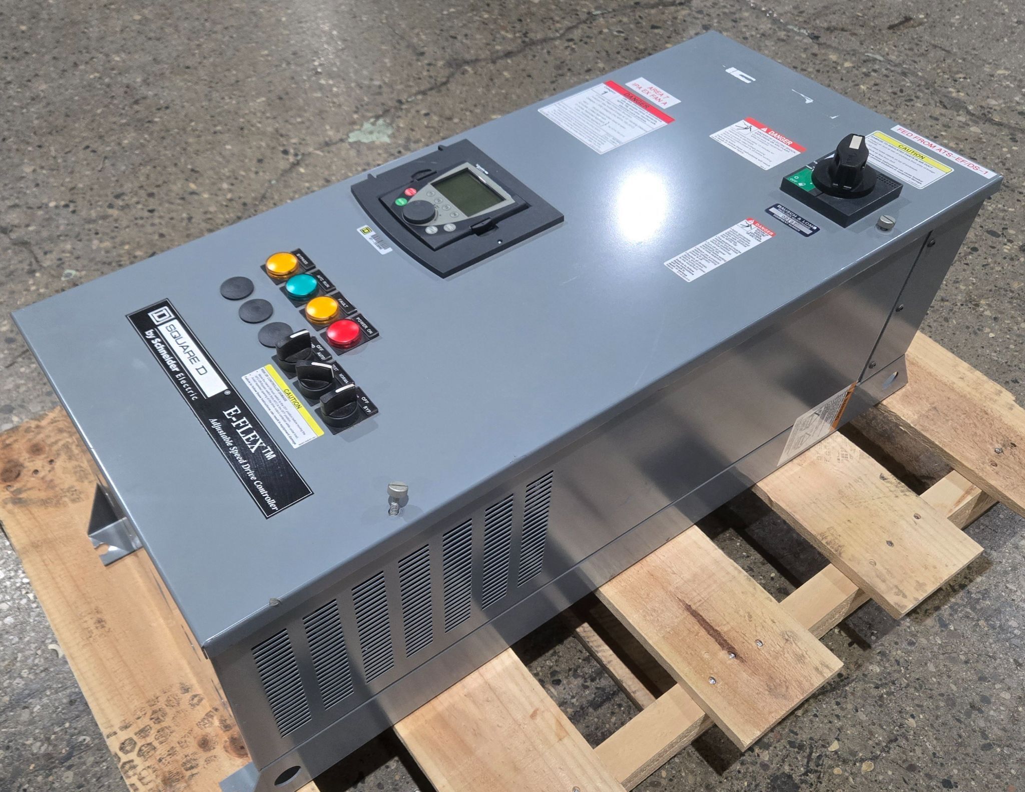 SQUARE D ALTIVAR CLASS 8839 EFDDG4VT E-FLEX VARIABLE SPEED DRIVE 460V C USED 1
