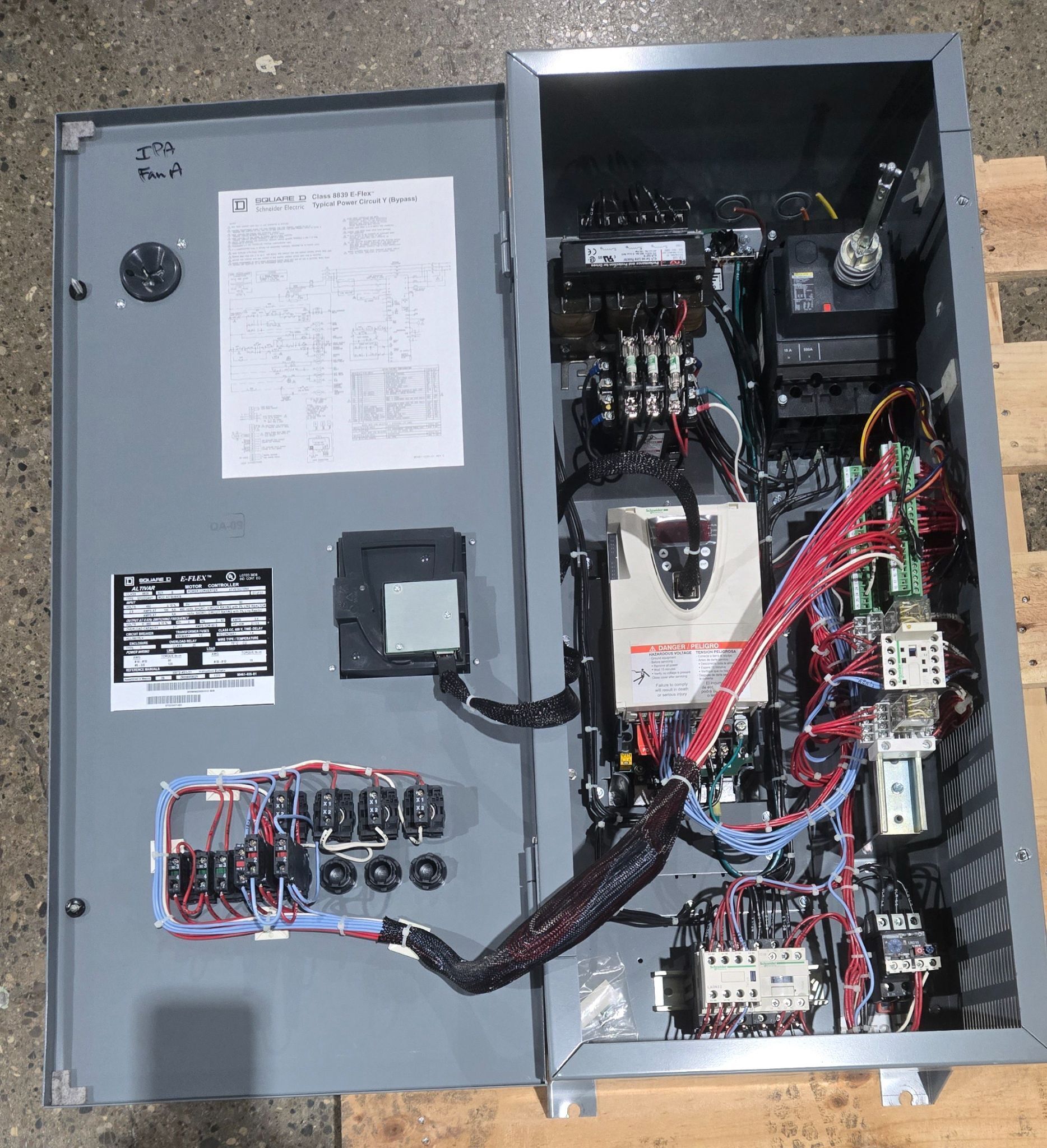 SQUARE D ALTIVAR CLASS 8839 EFDDG4VT E-FLEX VARIABLE SPEED DRIVE 460V C USED 4