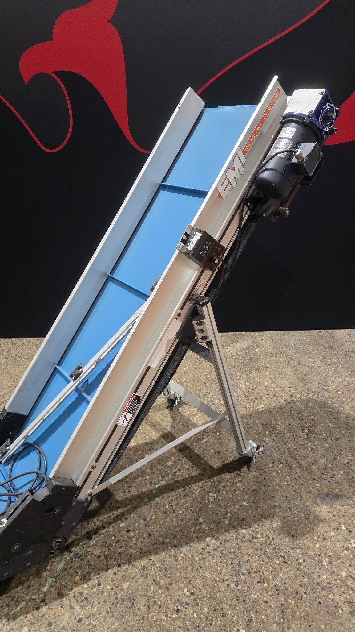 EMI CORP EAK18-48-72-20 LIFT CONVEYOR USED 1