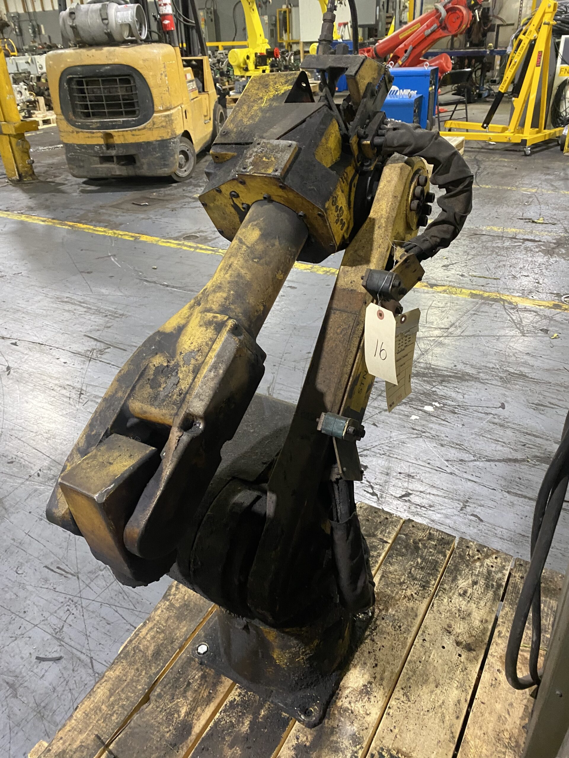 FANUC - ArcMate 100iB w/ R-J3iB Controls PARTS ONLY 1