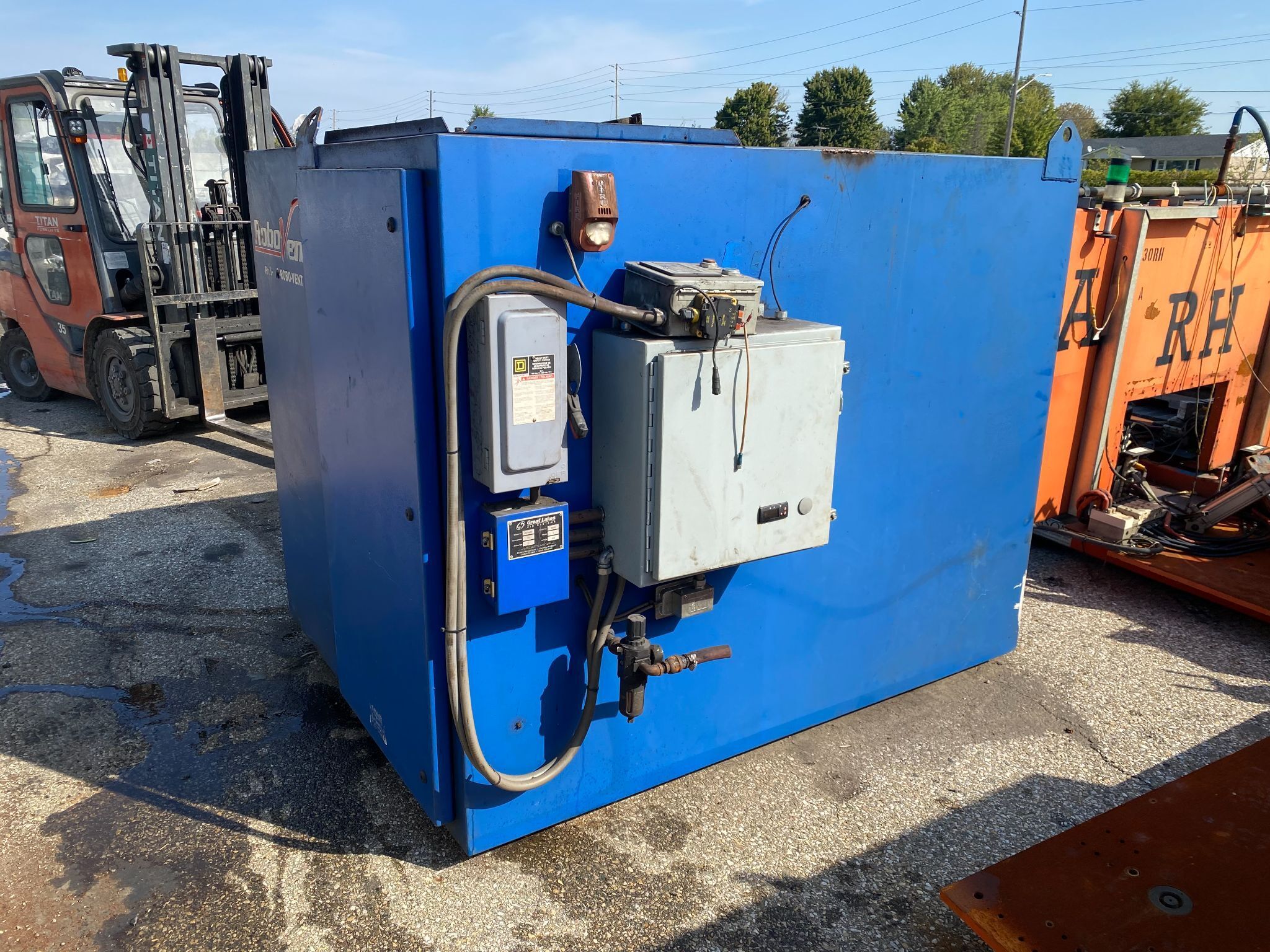 RoboVent DFS-4000-4-M1836 Dust Collector USED 2