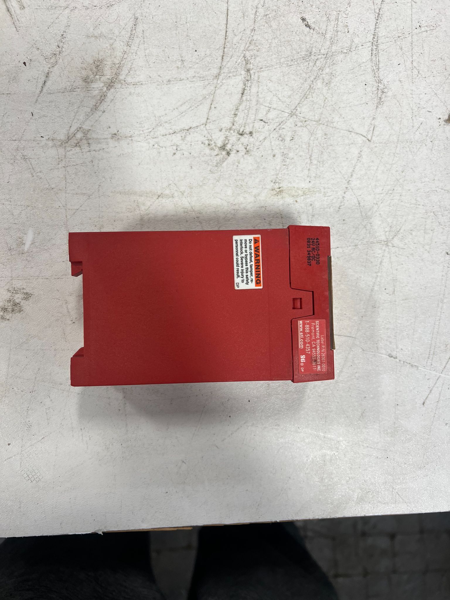 SCIENTIFIC TECHNOLOGIES SR06AM SAFETY SYSTEM USED 1