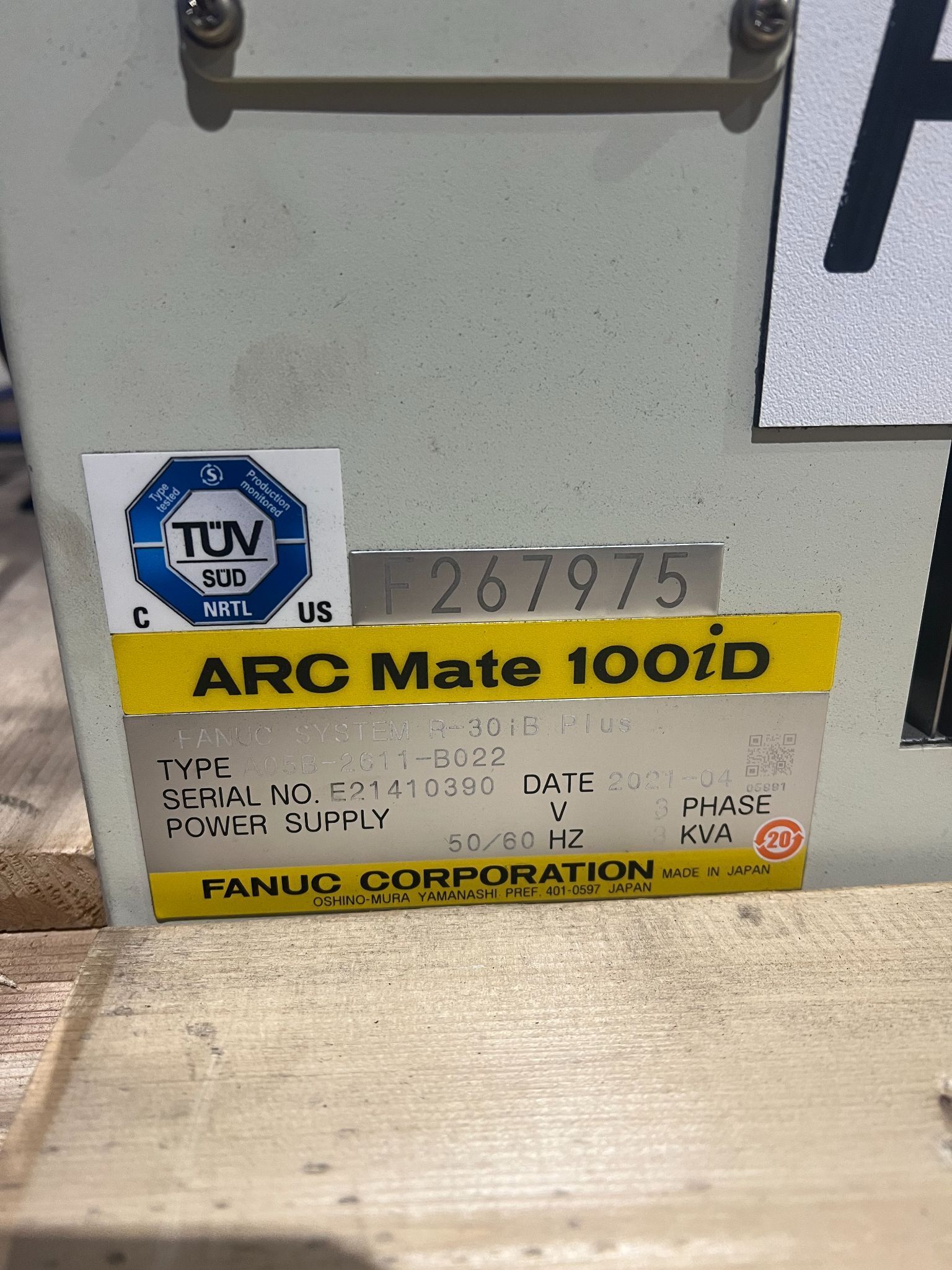 FANUC ARCMATE ROBOT 100ID/10L W/ R30IB PLUS AND MILLER AUTO CONTINUUM 500 USED 5