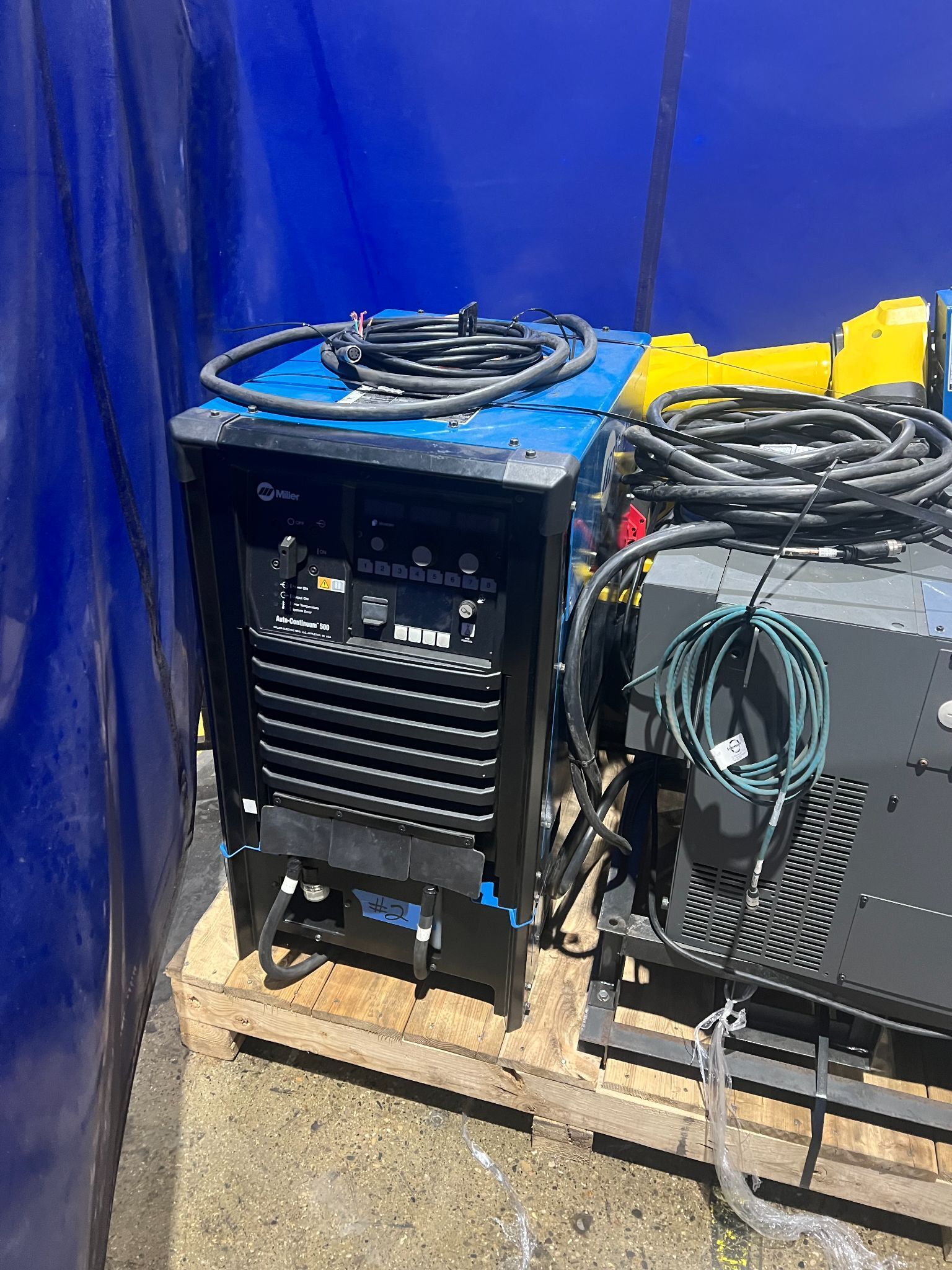 FANUC ARCMATE ROBOT 100ID/10L WITH R30IB PLUS AND MILLER AUTO CONTINUUM 500 USED 5