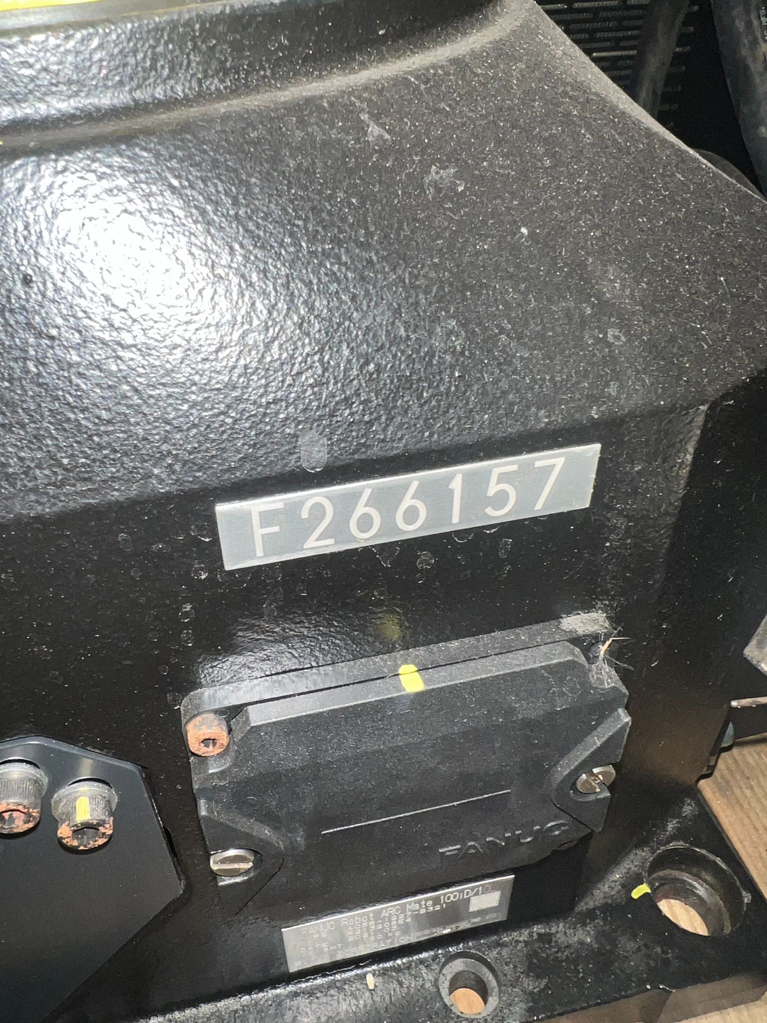 FANUC ARCMATE ROBOT 100ID/10L WITH R30IB PLUS AND MILLER AUTO CONTINUUM 500 USED 1