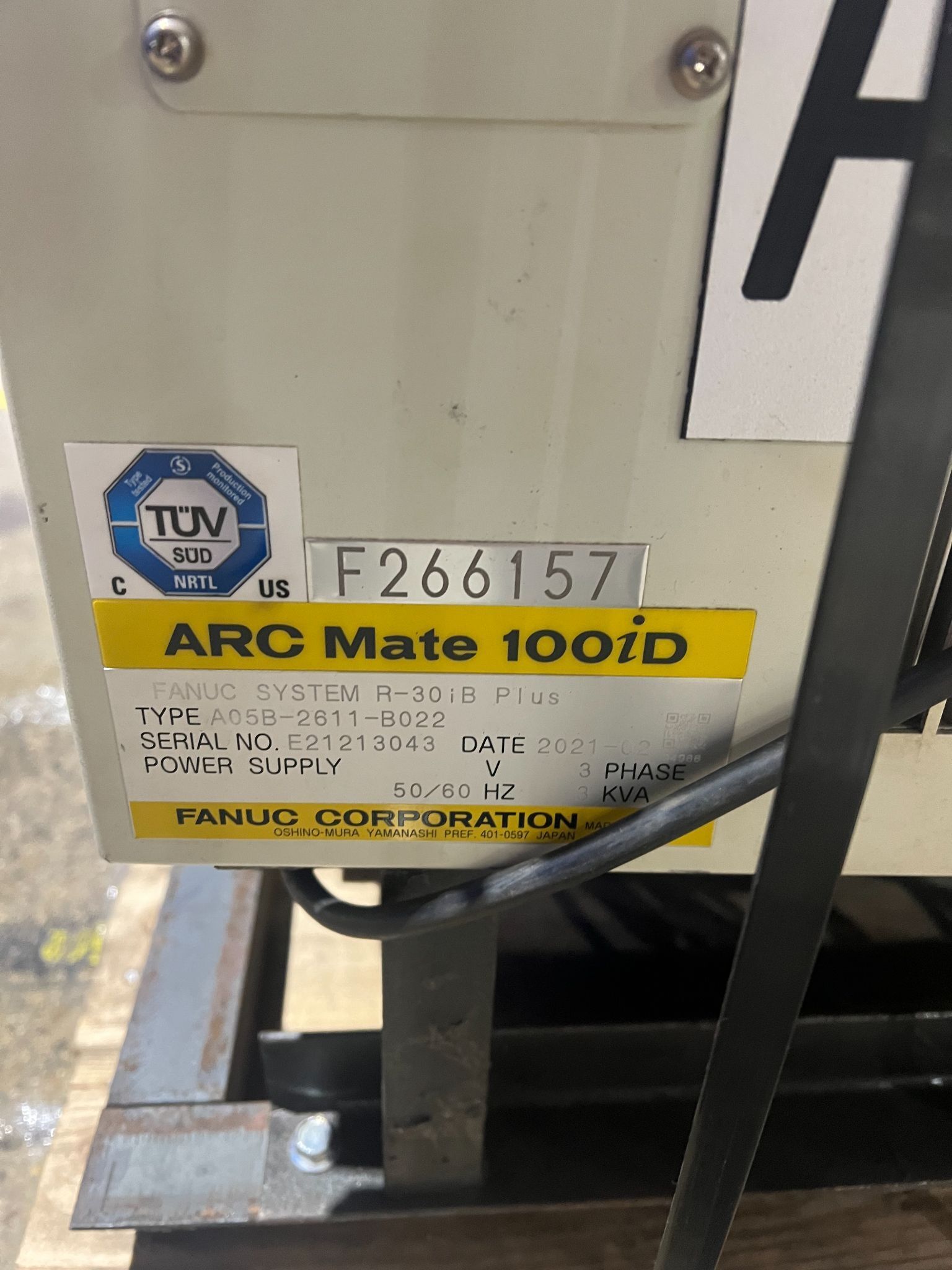 FANUC ARCMATE ROBOT 100ID/10L WITH R30IB PLUS AND MILLER AUTO CONTINUUM 500 USED 4