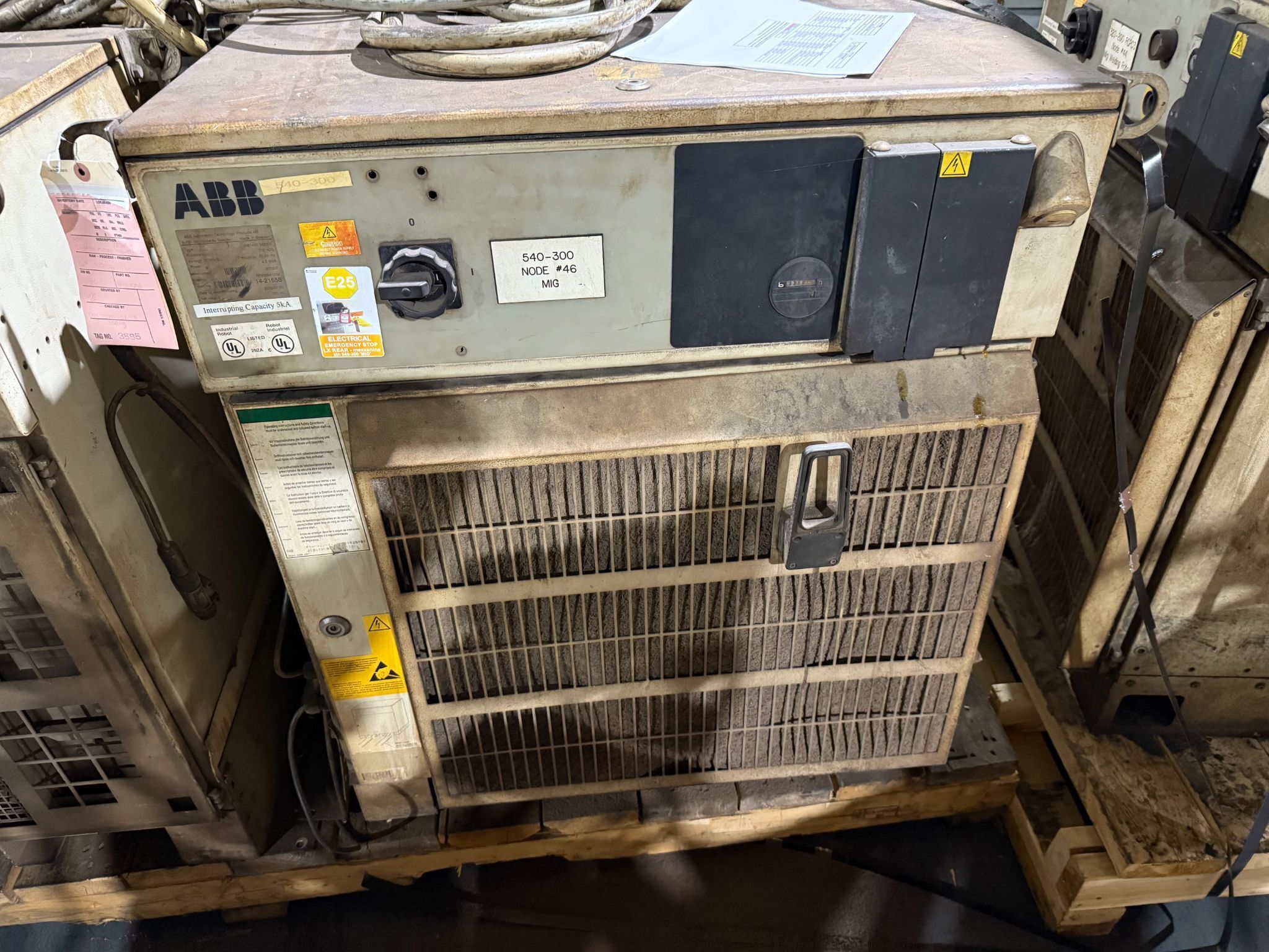 ABB S4CPLUS Robot Controller Type: IRB1400 M2000 PARTS ONLY 0