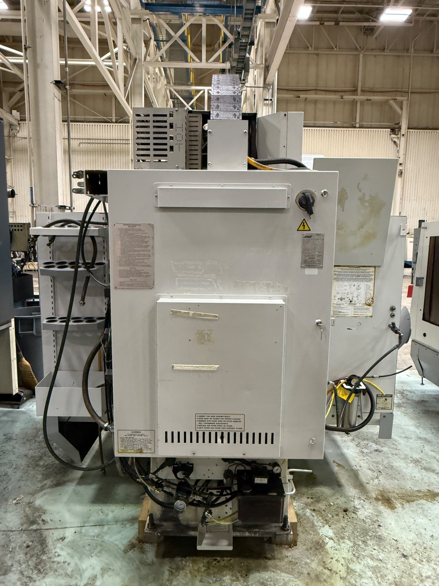 2001 HAAS VF-2B CNC VERTICAL MACHINING CENTER USED 5