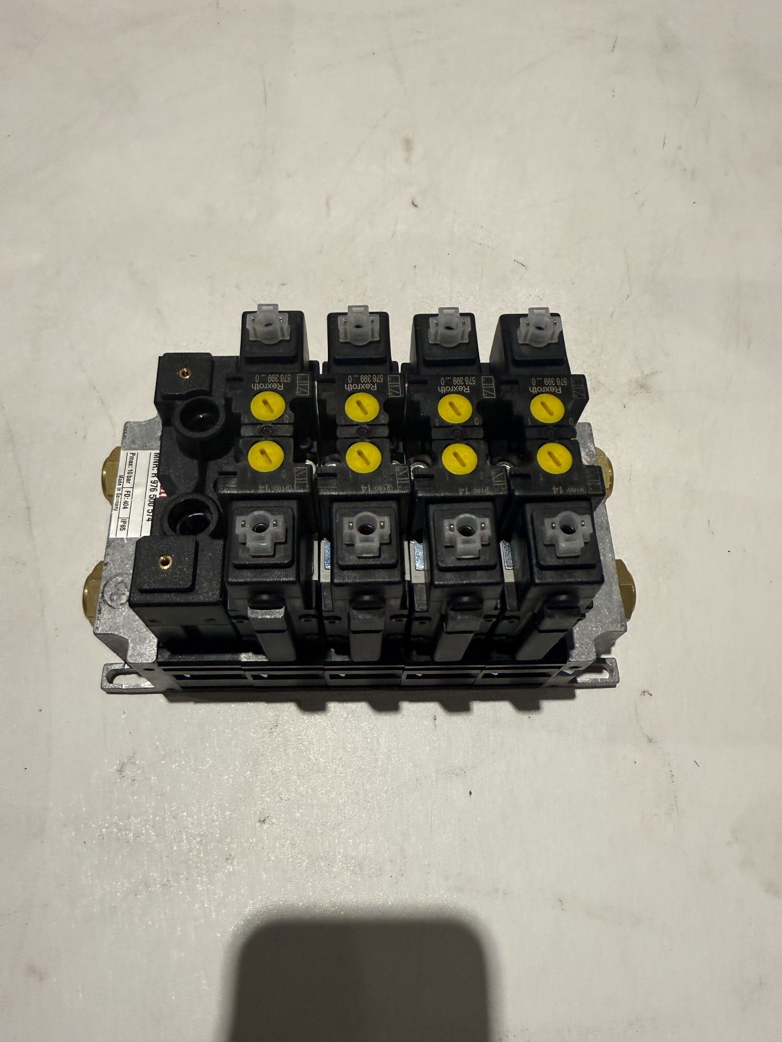 REXROTH AVENTIX R976500574 VALVEPACK USED 3