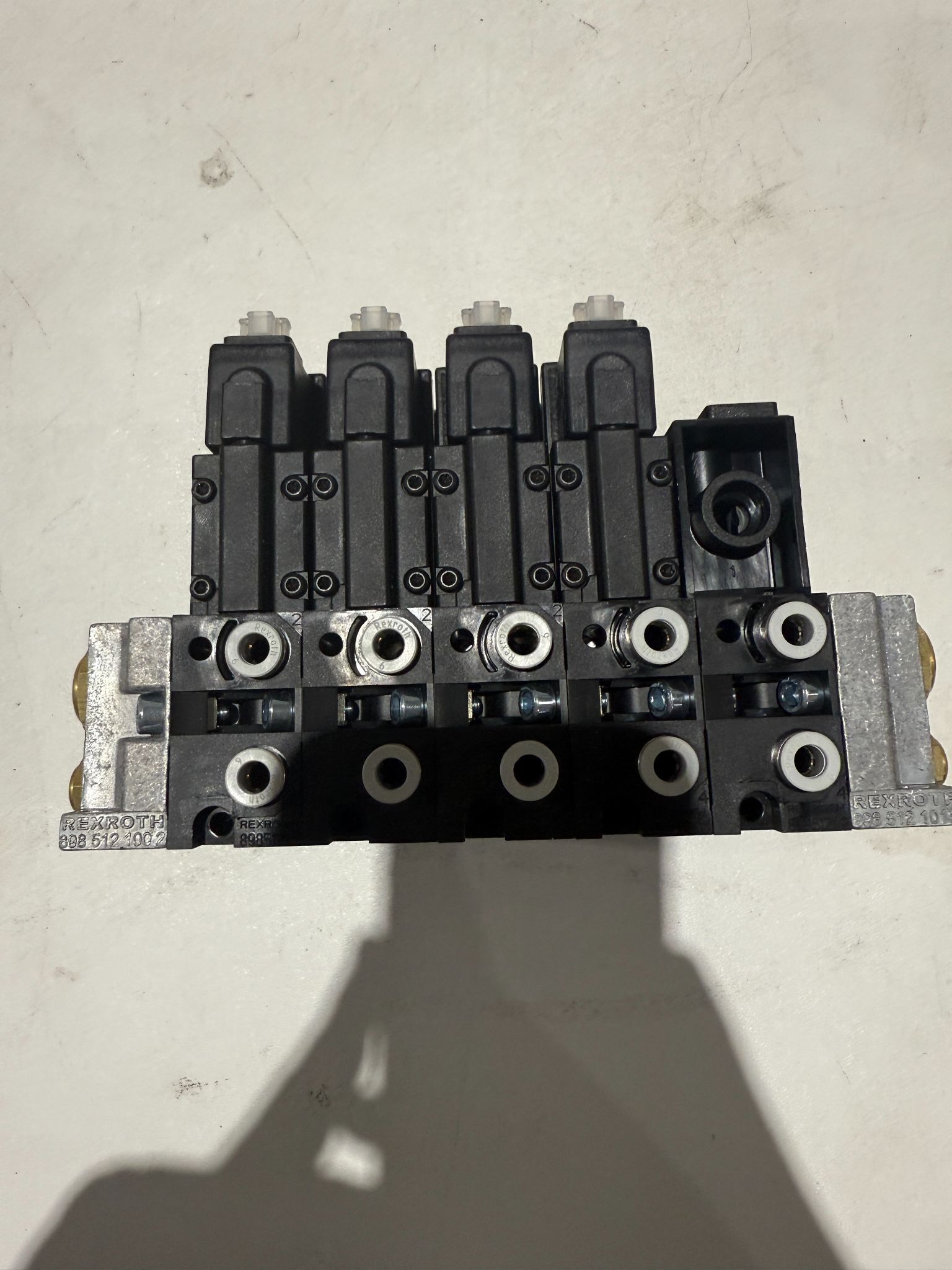 REXROTH AVENTIX R976500574 VALVEPACK USED 2