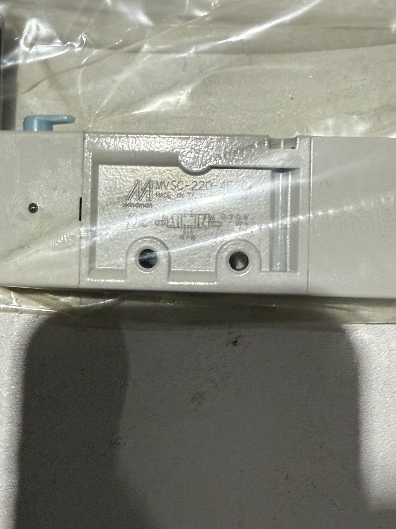 MINDMAN MVSC-220-4E2C VALVE NEW NO BOX 1