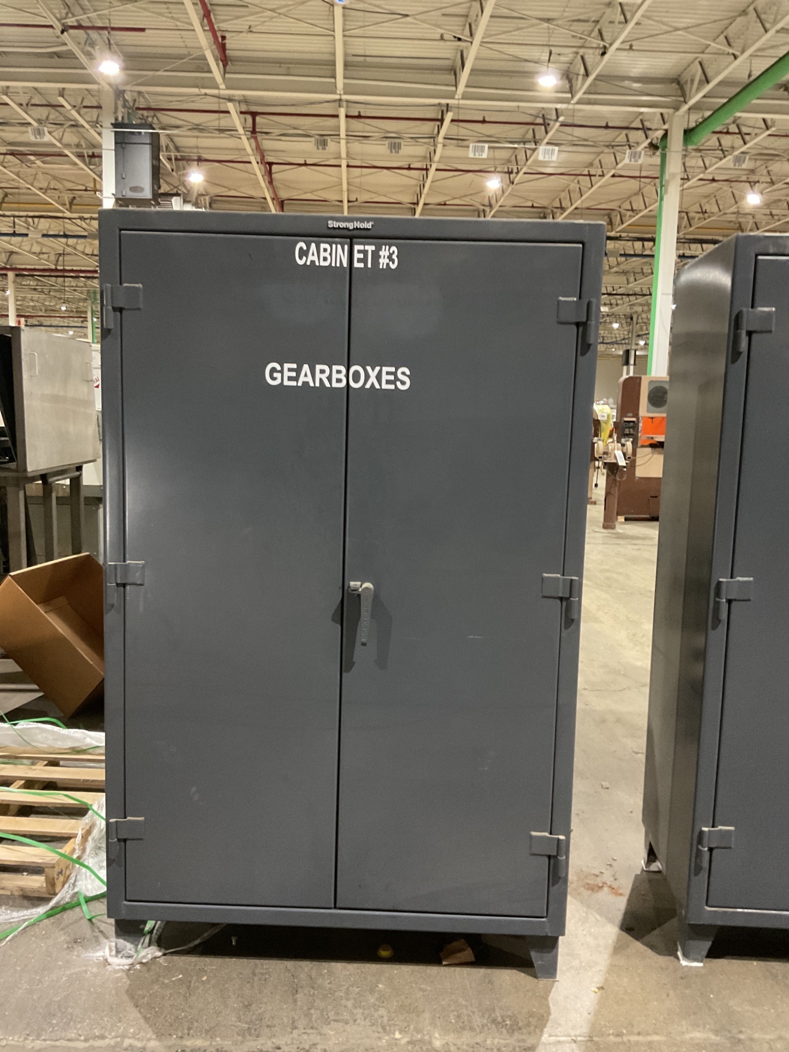 STRONG HOLD CABINET 5 SHELF 46-244 USED 24 x 48 x 78 0