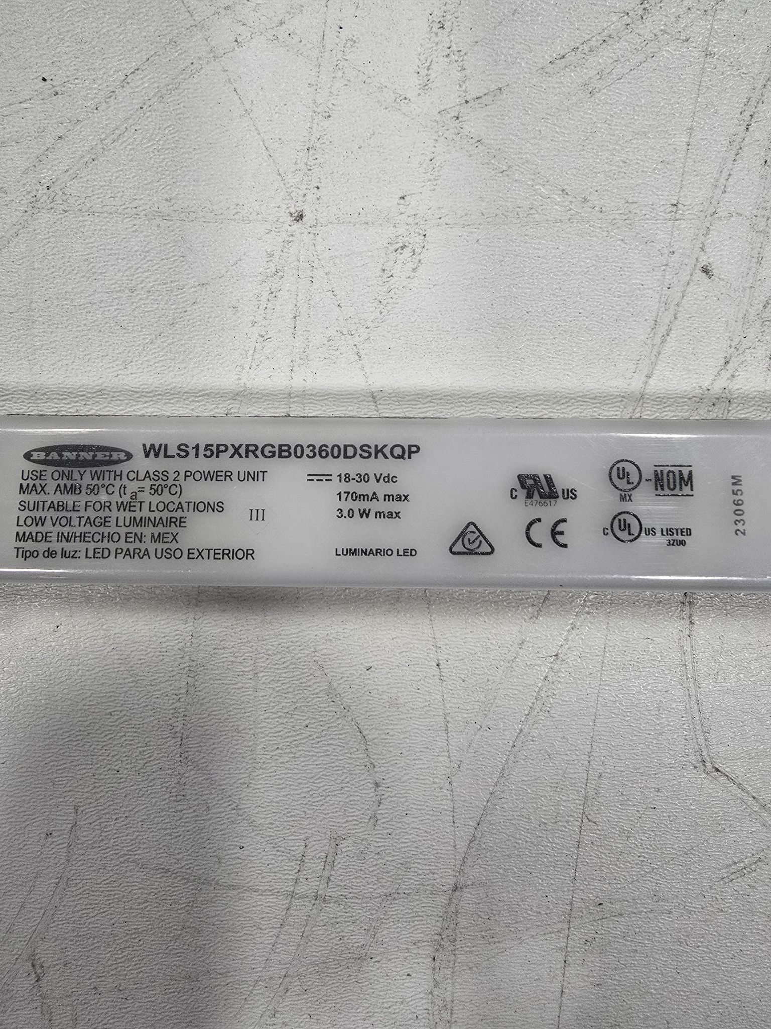 BANNER WLS15PXRGB0360DSKQP RGB LIGHT,18-30VDC USED 2
