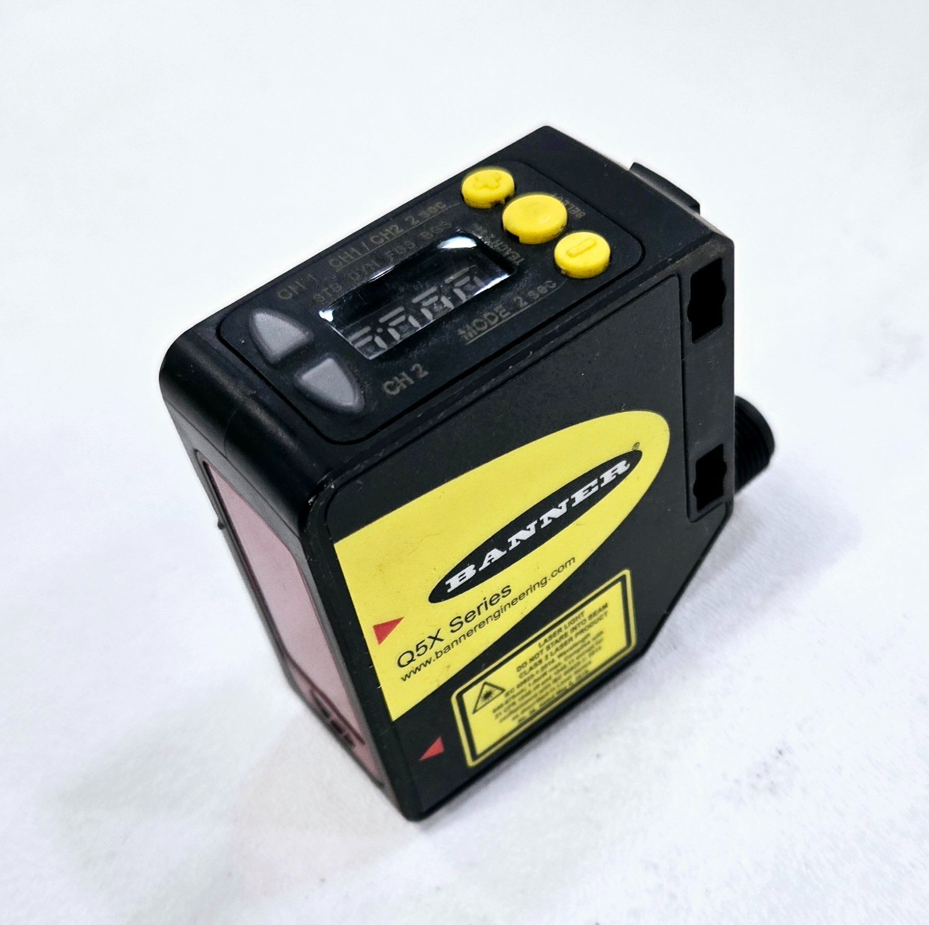 BANNER Q5XKLAF5000-Q8 ADJUSTABLE FIELD SENSOR USED 1