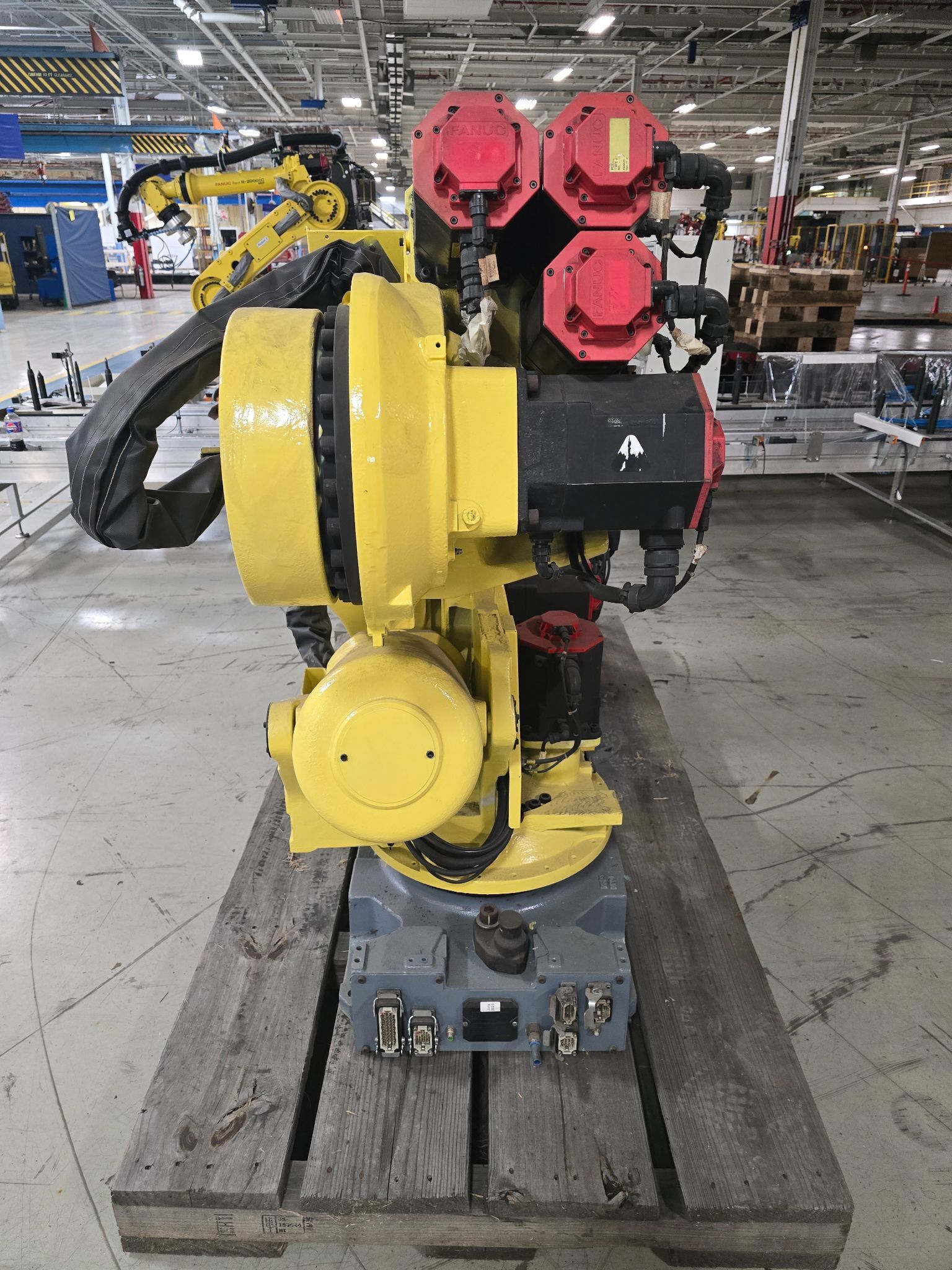 FANUC R-2000IB/210F ROBOT / R30IB CONTROLLER USED 1