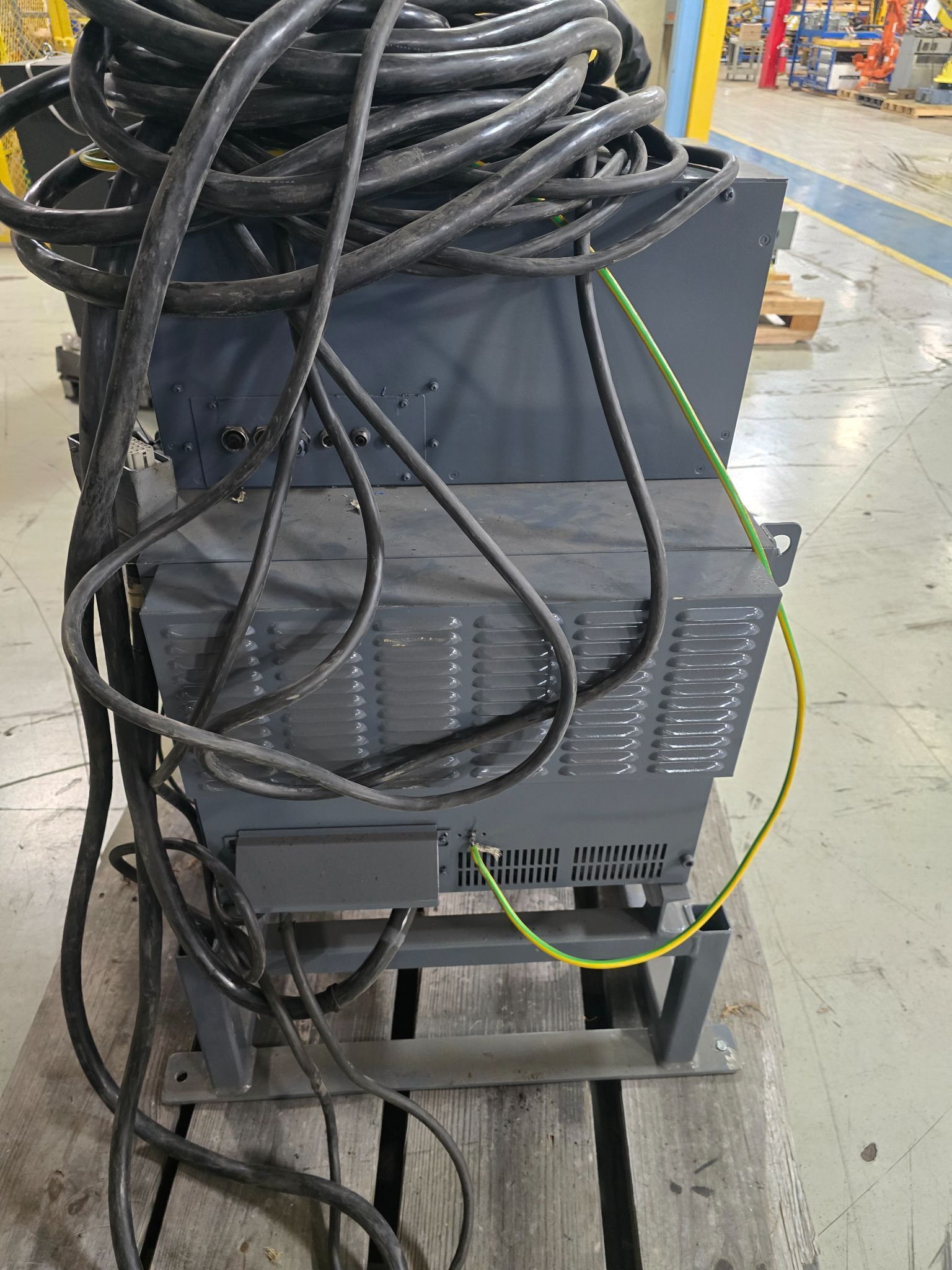 FANUC R-2000IB/210F ROBOT / R30IB CONTROLLER USED 8