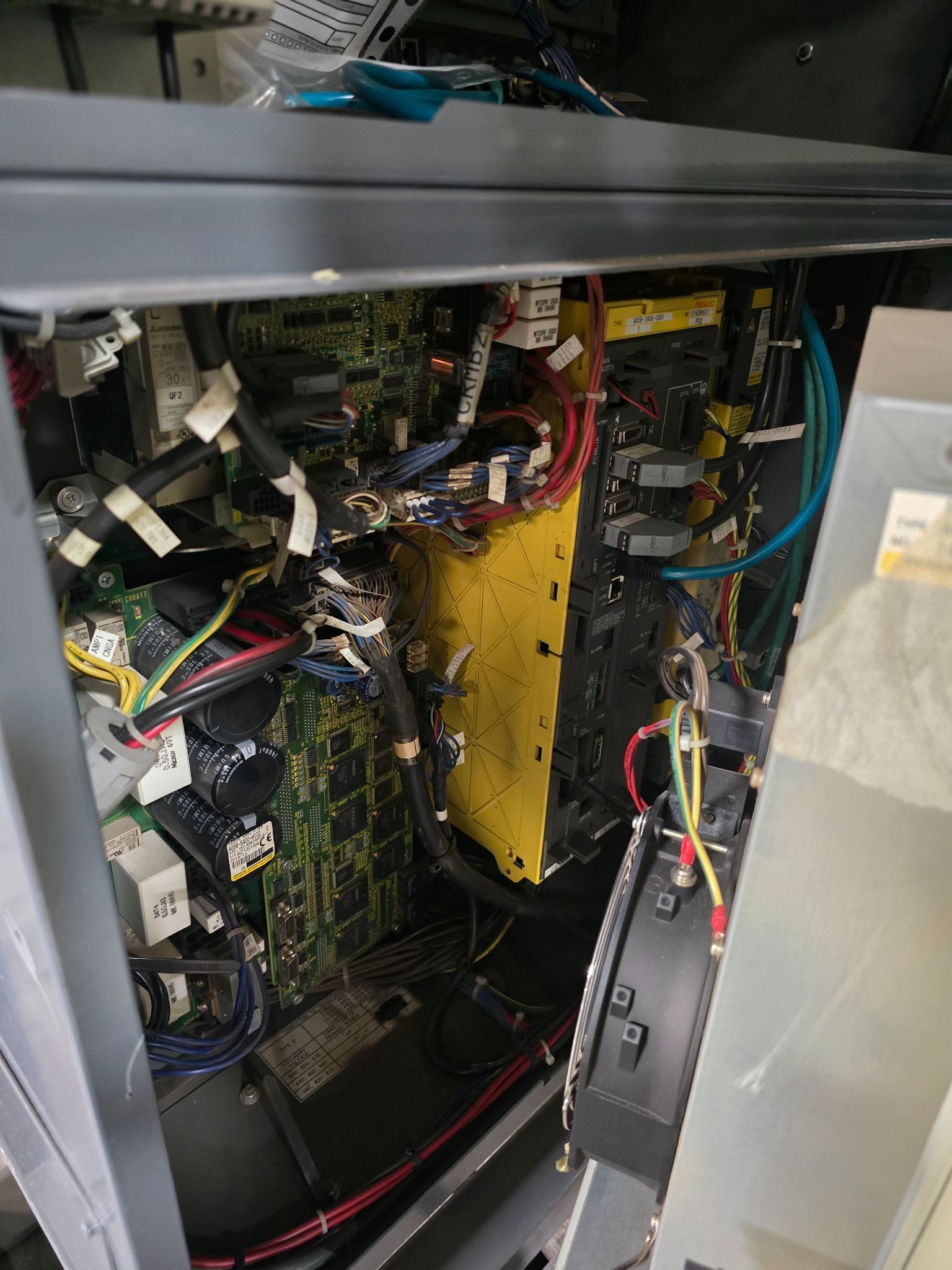 FANUC R-2000IB/210F ROBOT / R30IB CONTROLLER USED 10