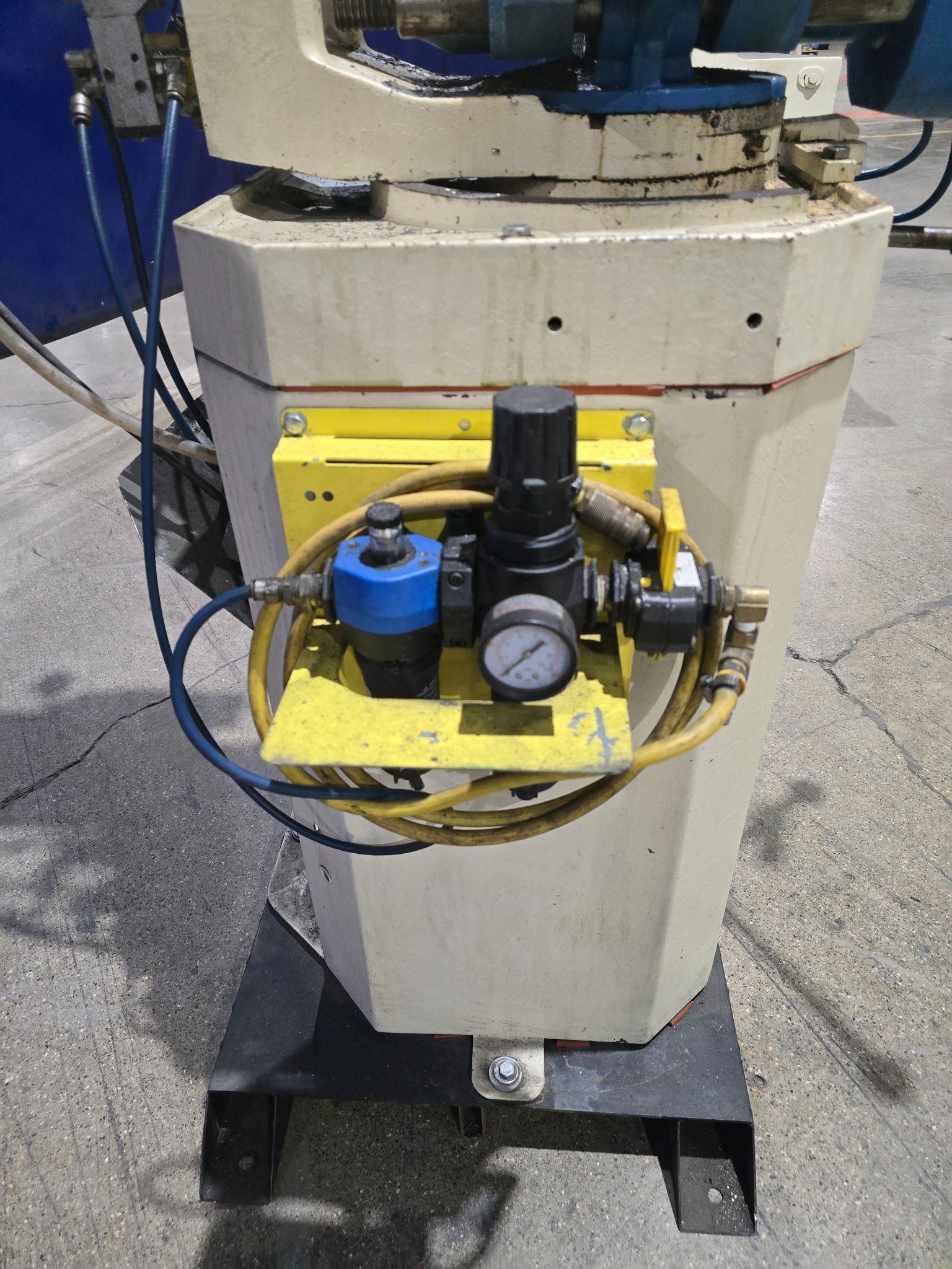 SCOTCHMAN BEWO 350LT CIRCULAR COLD SAW METAL CUTTING USED 2