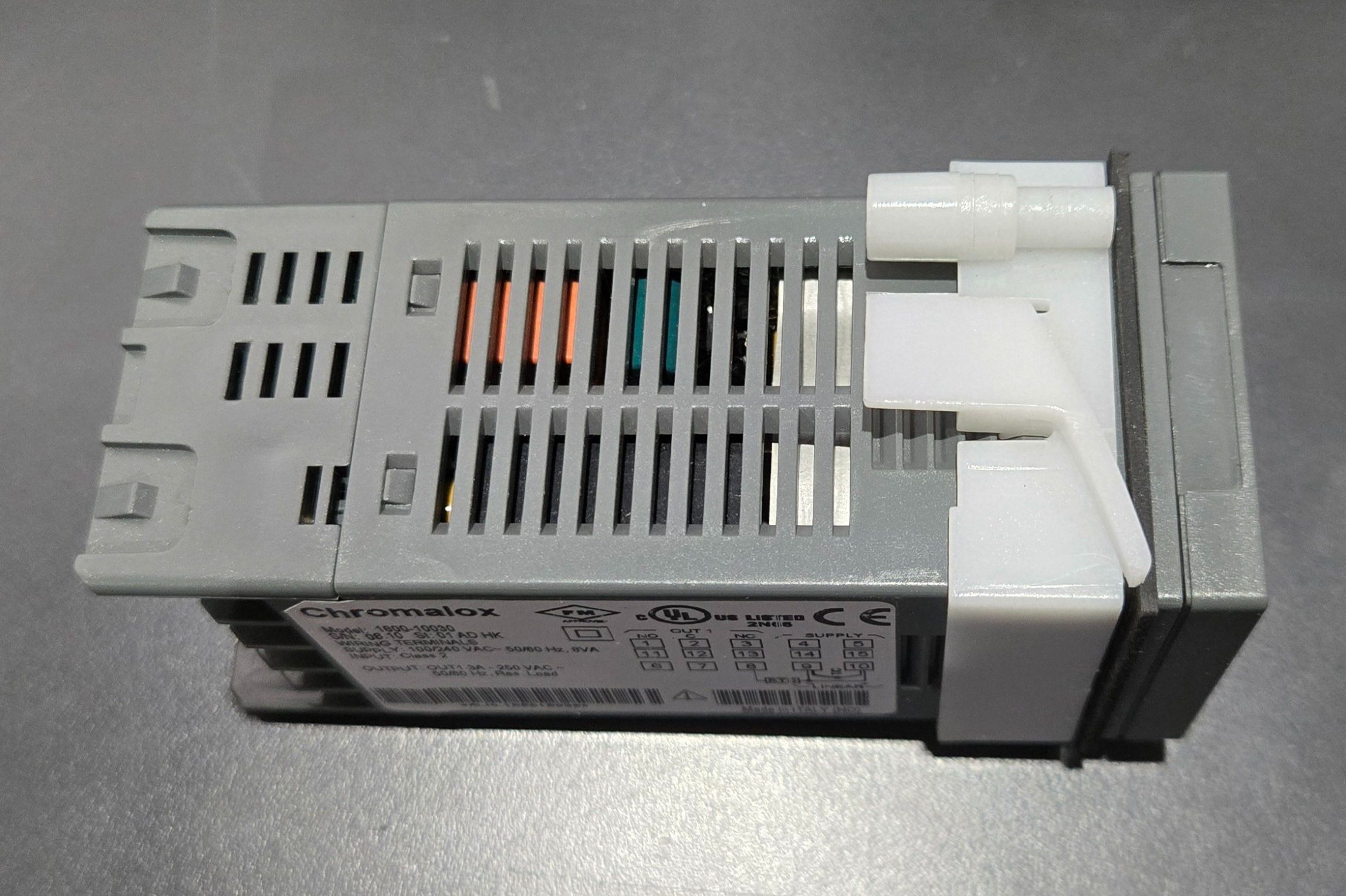 CHROMALOX 1600-10030 TEMPERATURE CONTROL USED 1