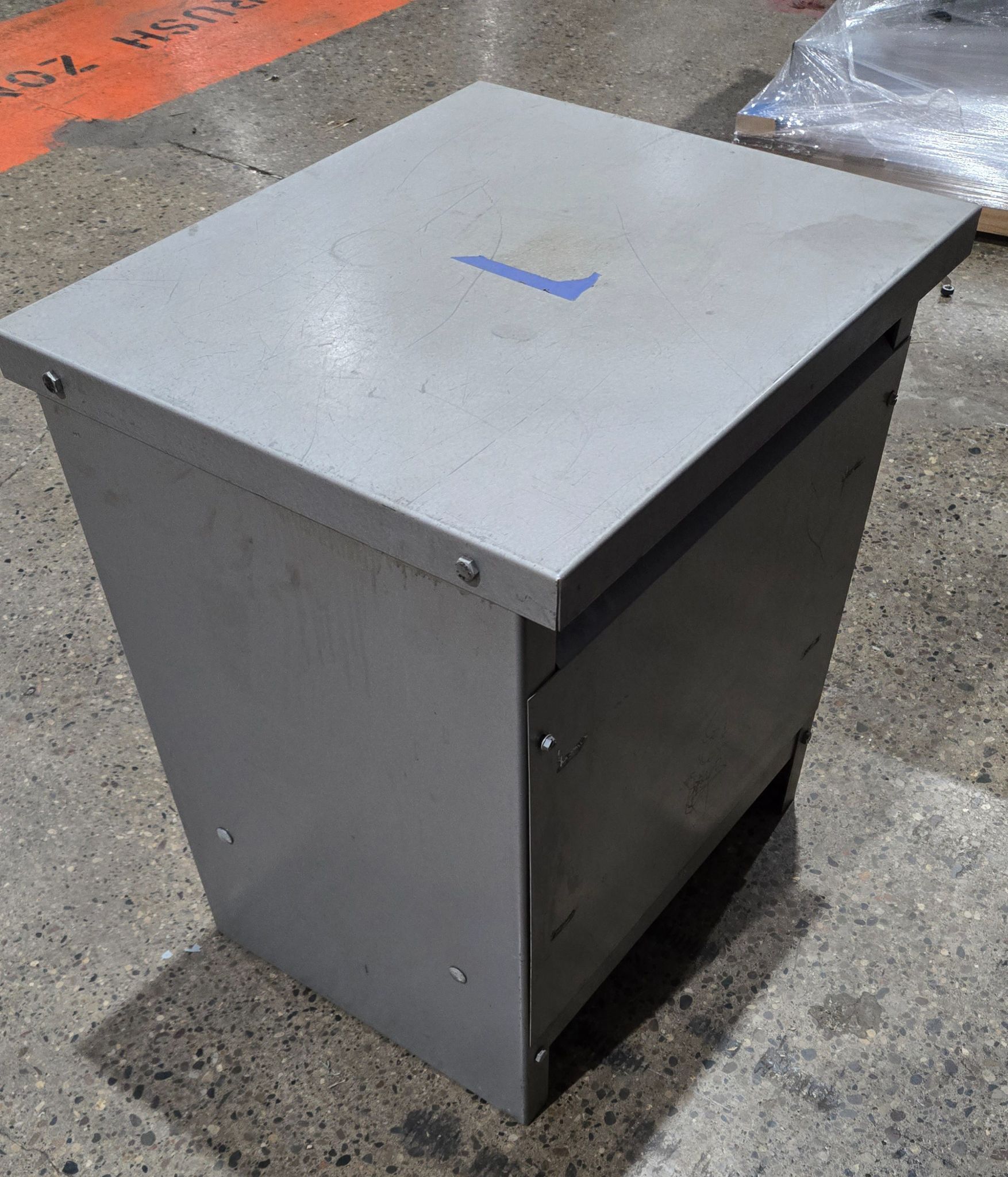 DONGAN 63-2140SH 230V 40KVA TRANSFORMER WITH DISCONNECT SWITCH USED 2
