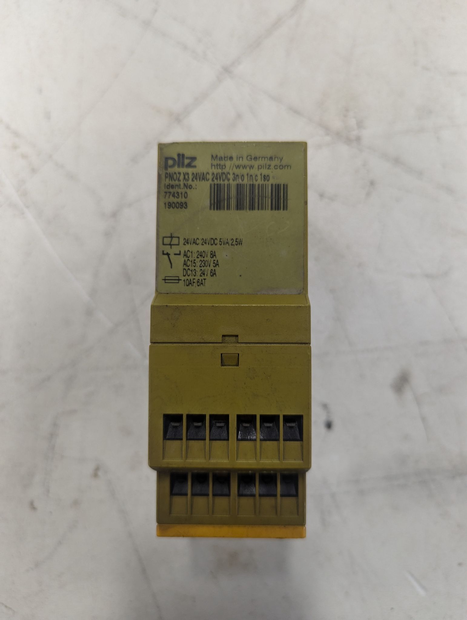 PILZ PNOZ X3 24VAC 24VDC 3n/o 1n/c1so SAFETY RELAY USED 1