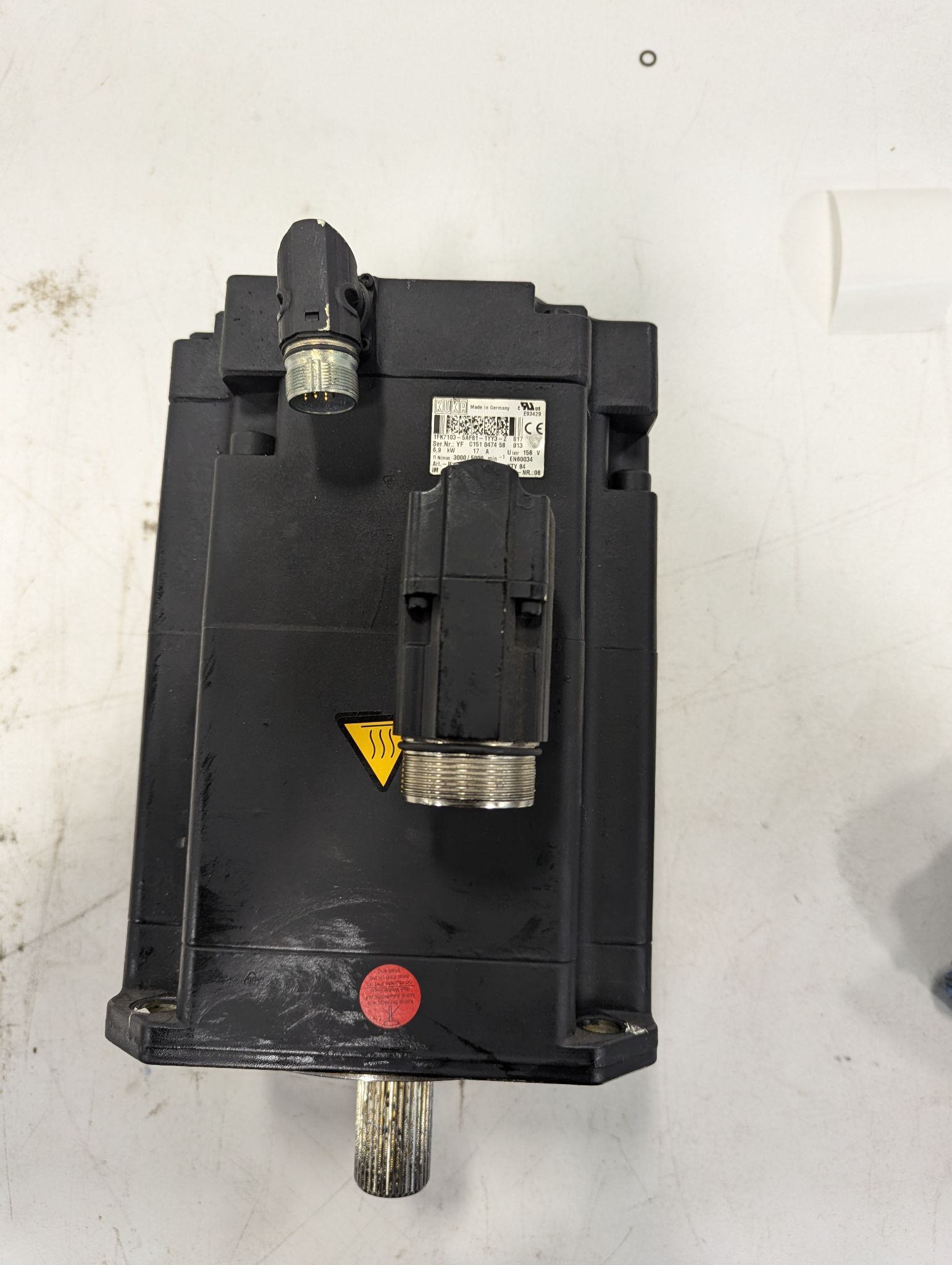KUKA SERVO MOTOR 1FK7103-5AF81-1YY3-Z USED 0