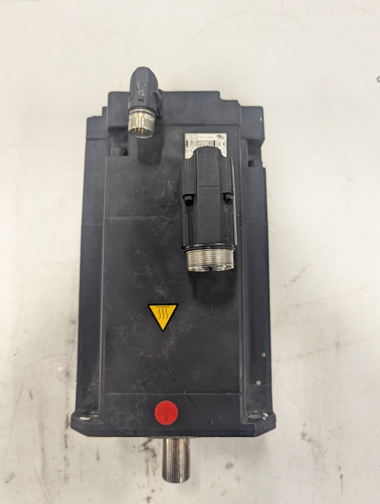 KUKA 1FK7105-5AY81-1YY3-Z S18 SERVO MOTOR USED 0