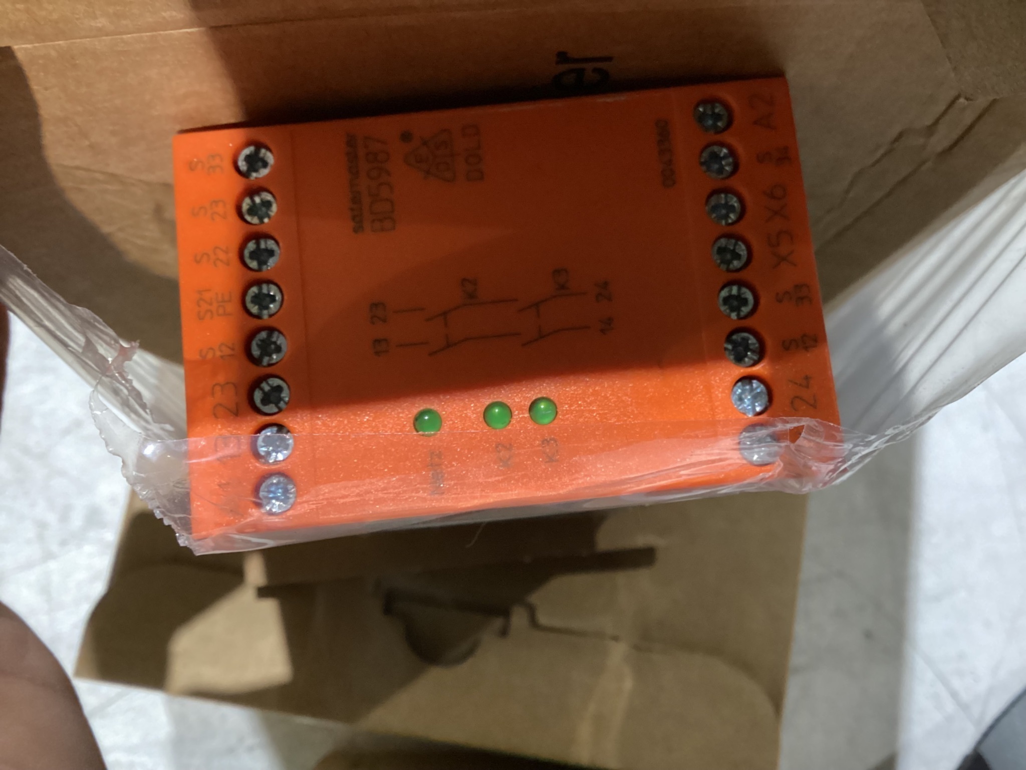 SAFEMASTER SAFETY RELAY BD5987 NEW 2