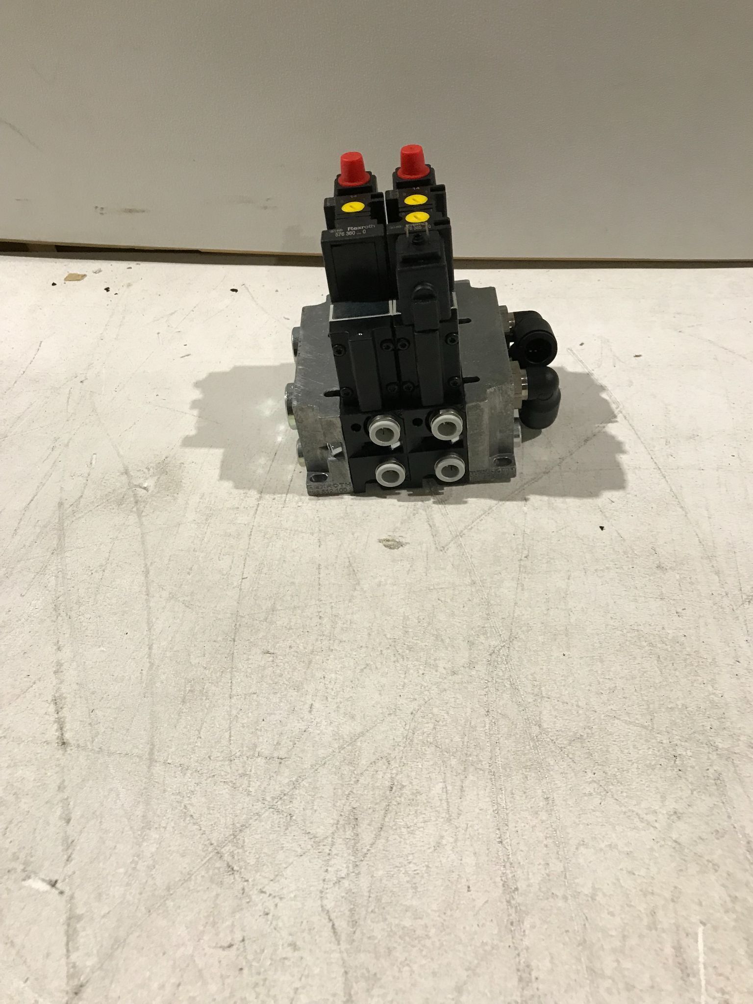 REXROTH VALVE 8985121012 NEW 1