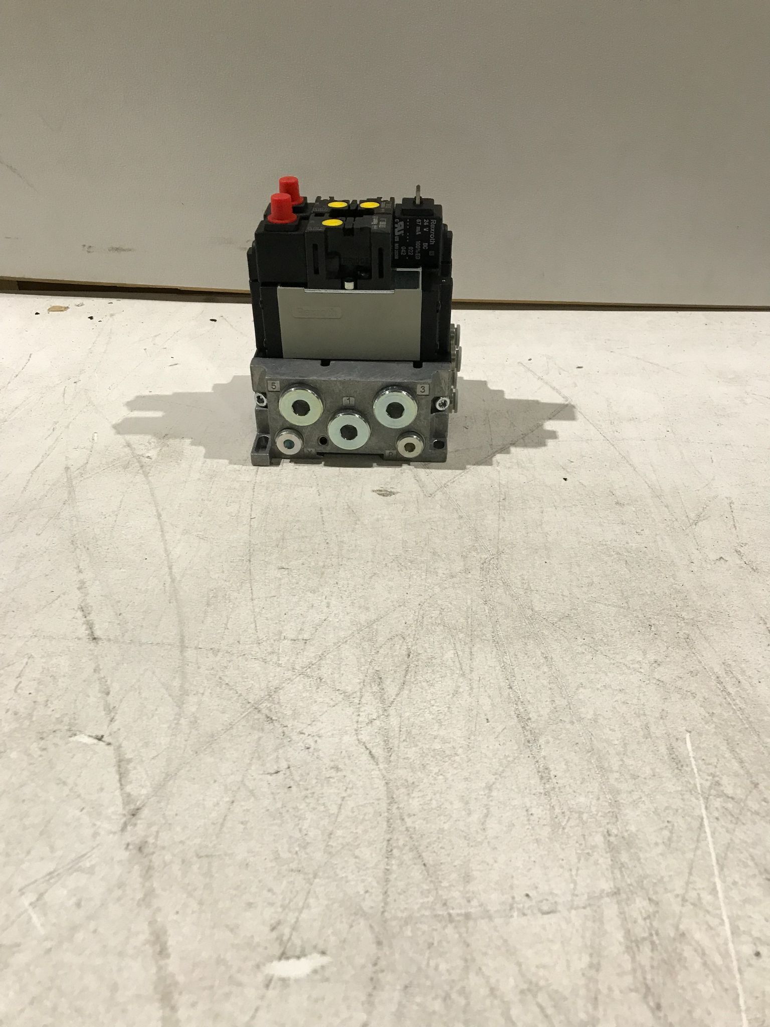 REXROTH VALVE 8985121012 NEW 4