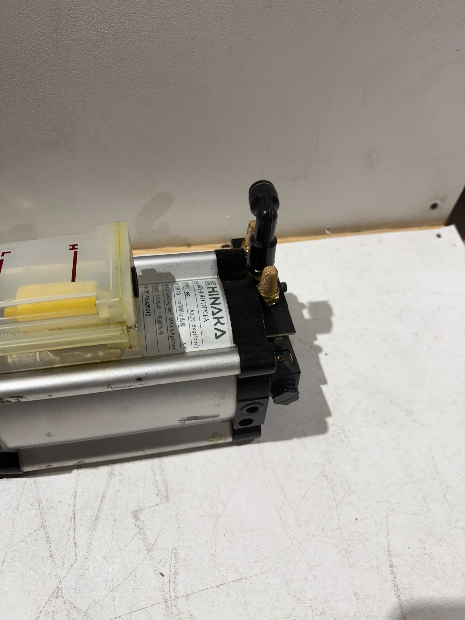 HINAKA PNEUMATIC CYLINDER BPF-10U11N70FA USED 2