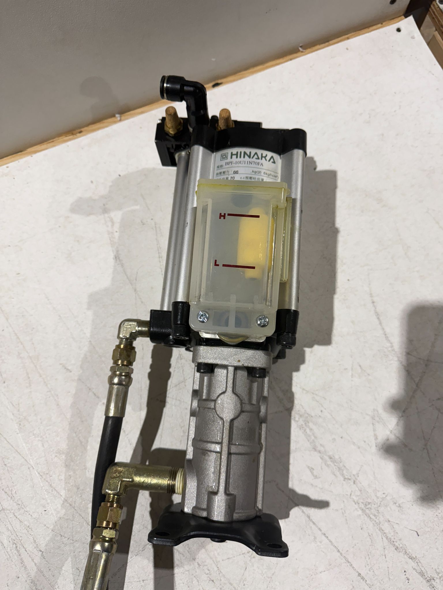 HINAKA PNEUMATIC CYLINDER BPF-10U11N70FA USED 0