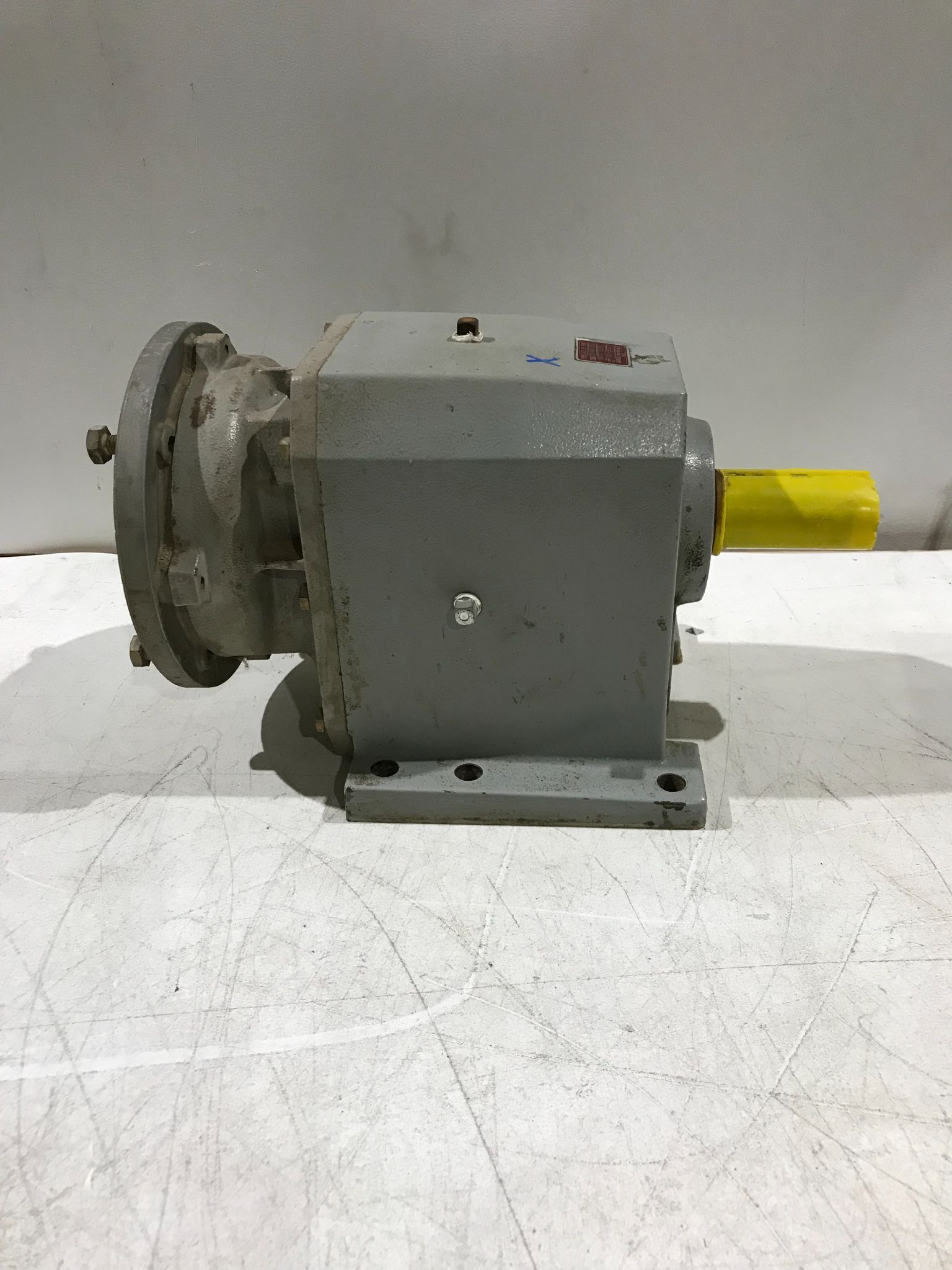 BONFIGIOLI GEAR BOX C402PP80 USED 1